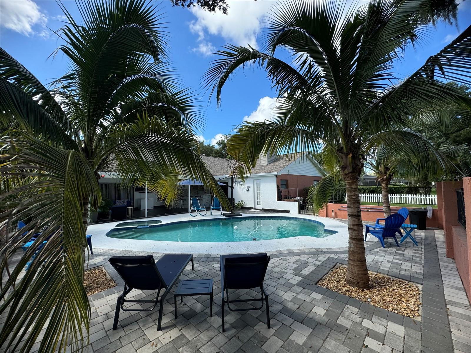 2706 FALLING LEAVES DR, VALRICO, FL, 33596