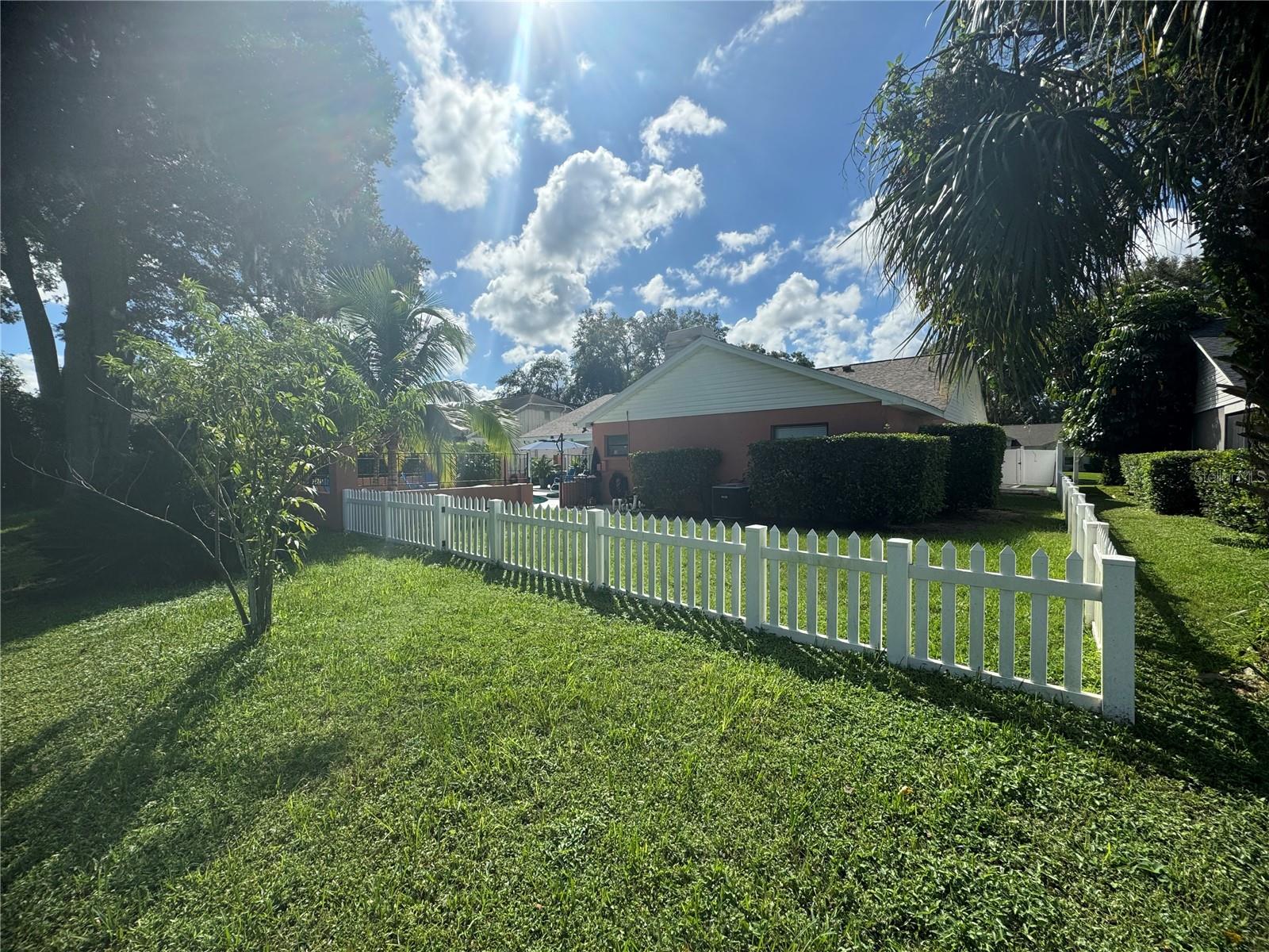 2706 FALLING LEAVES DR, VALRICO, FL, 33596