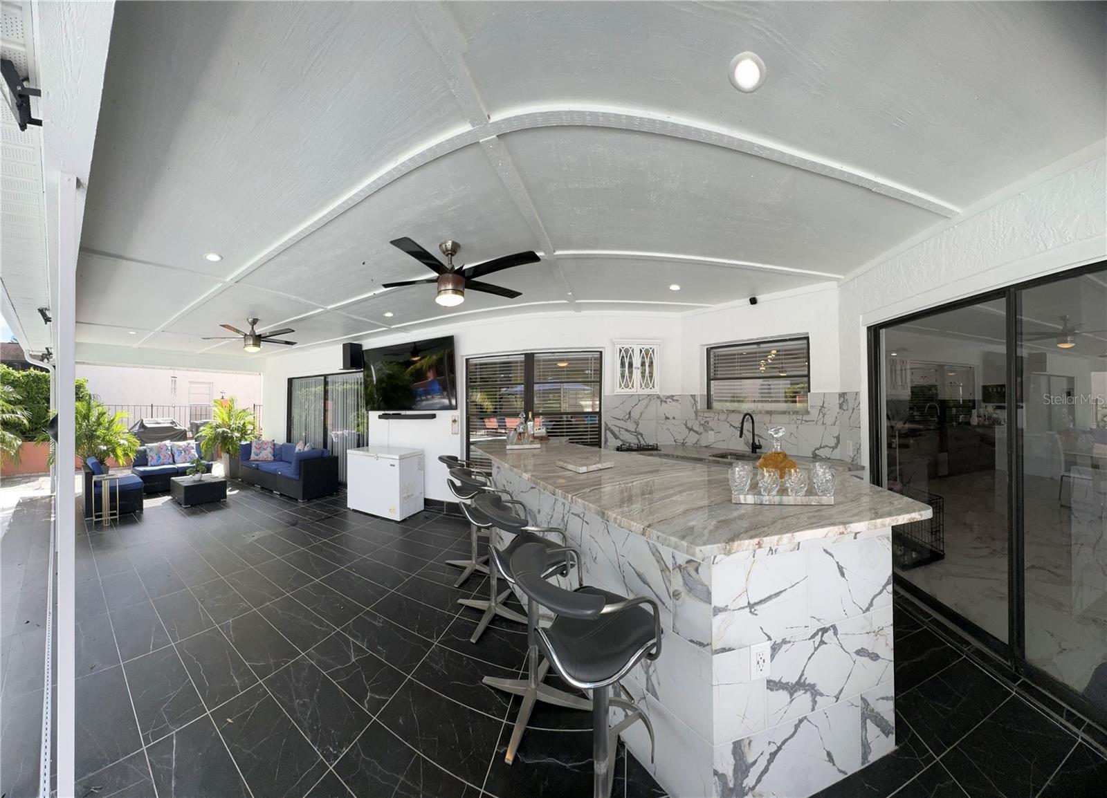 2706 FALLING LEAVES DR, VALRICO, FL, 33596