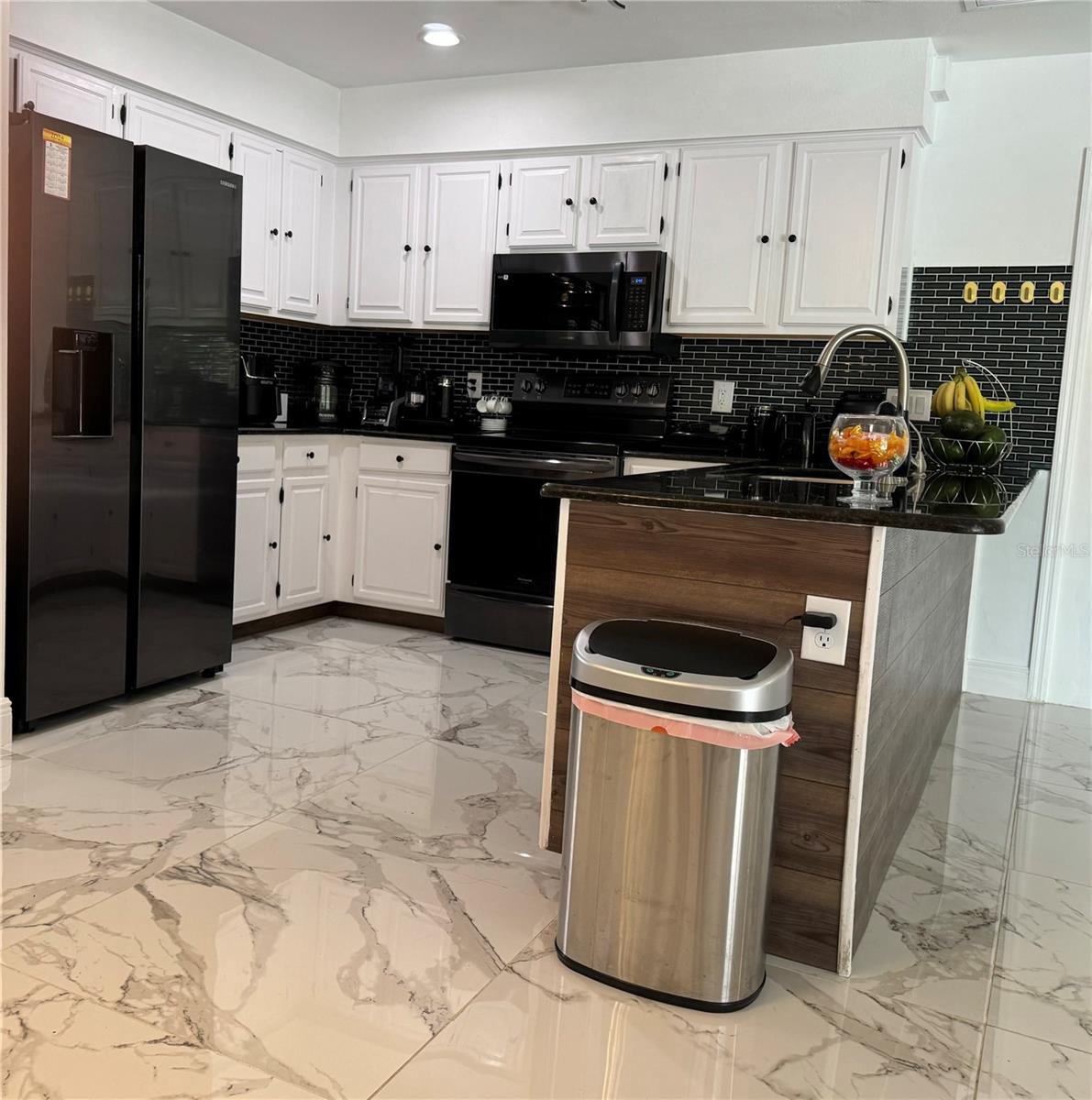 2706 FALLING LEAVES DR, VALRICO, FL, 33596