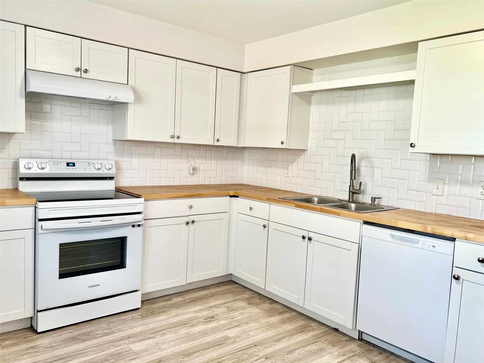 5552 CHARLESTON ST, ORLANDO, FL, 32807
