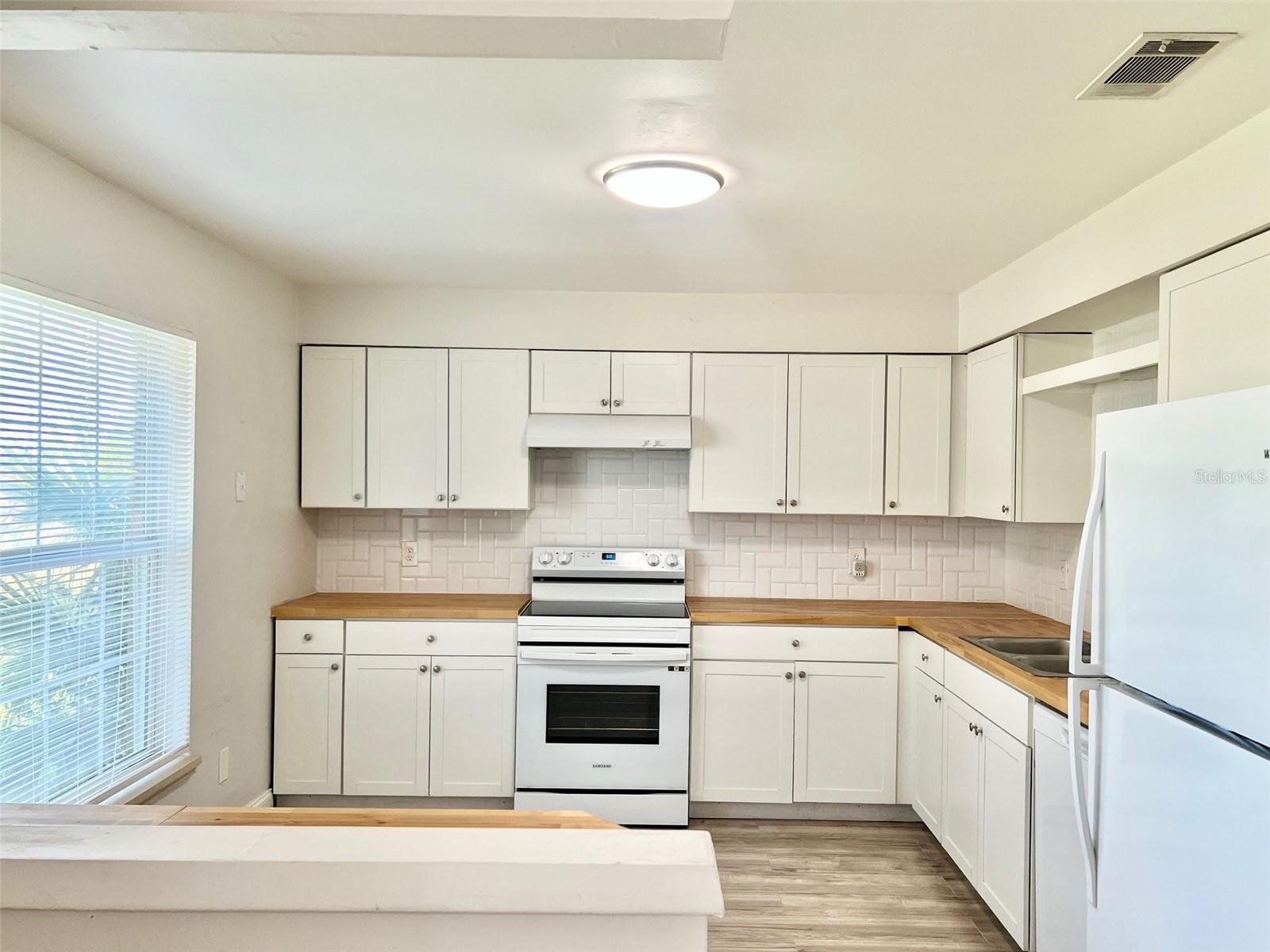 5552 CHARLESTON ST, ORLANDO, FL, 32807