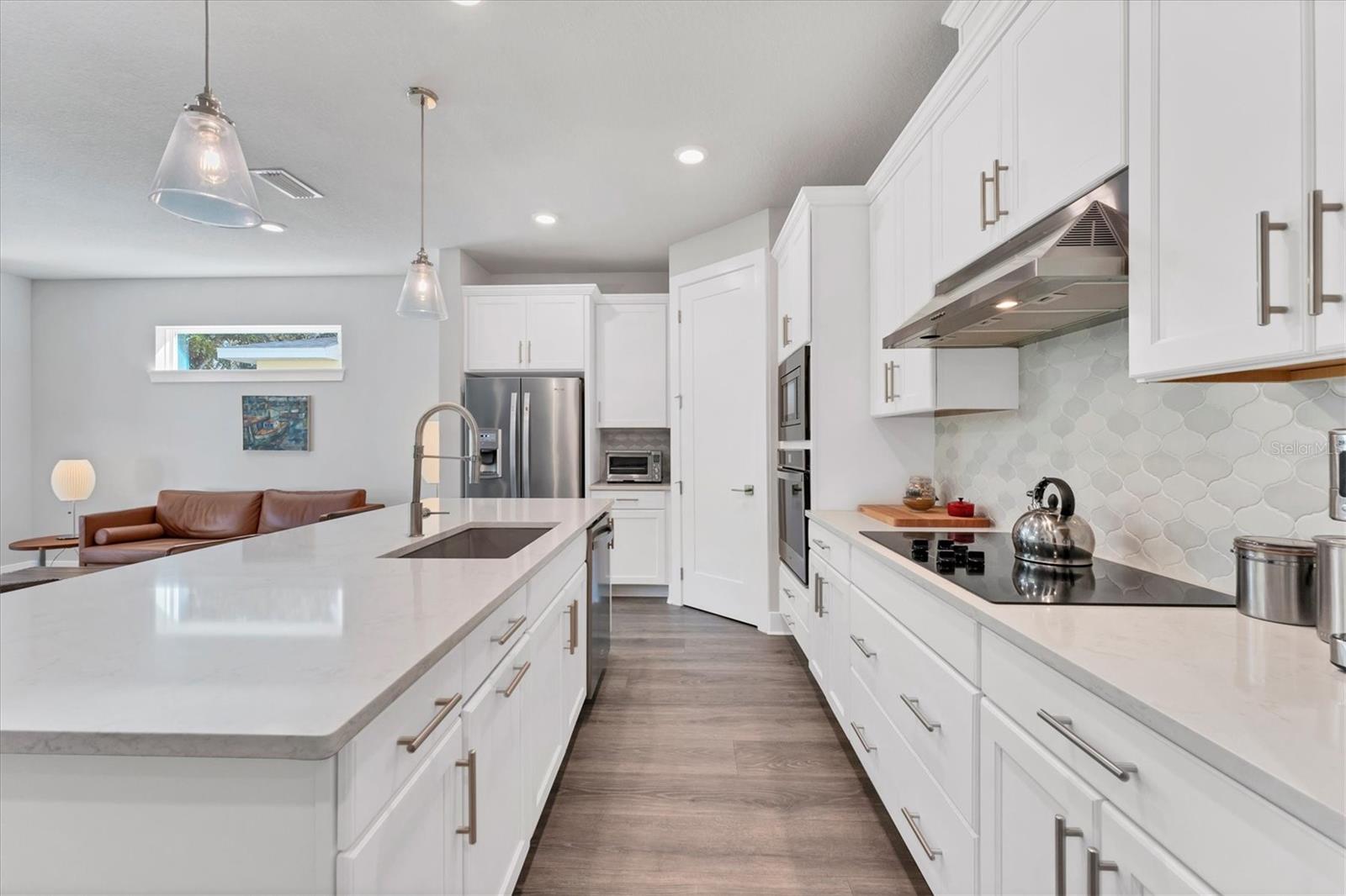 2563 PROSPECT ST, SARASOTA, FL, 34239