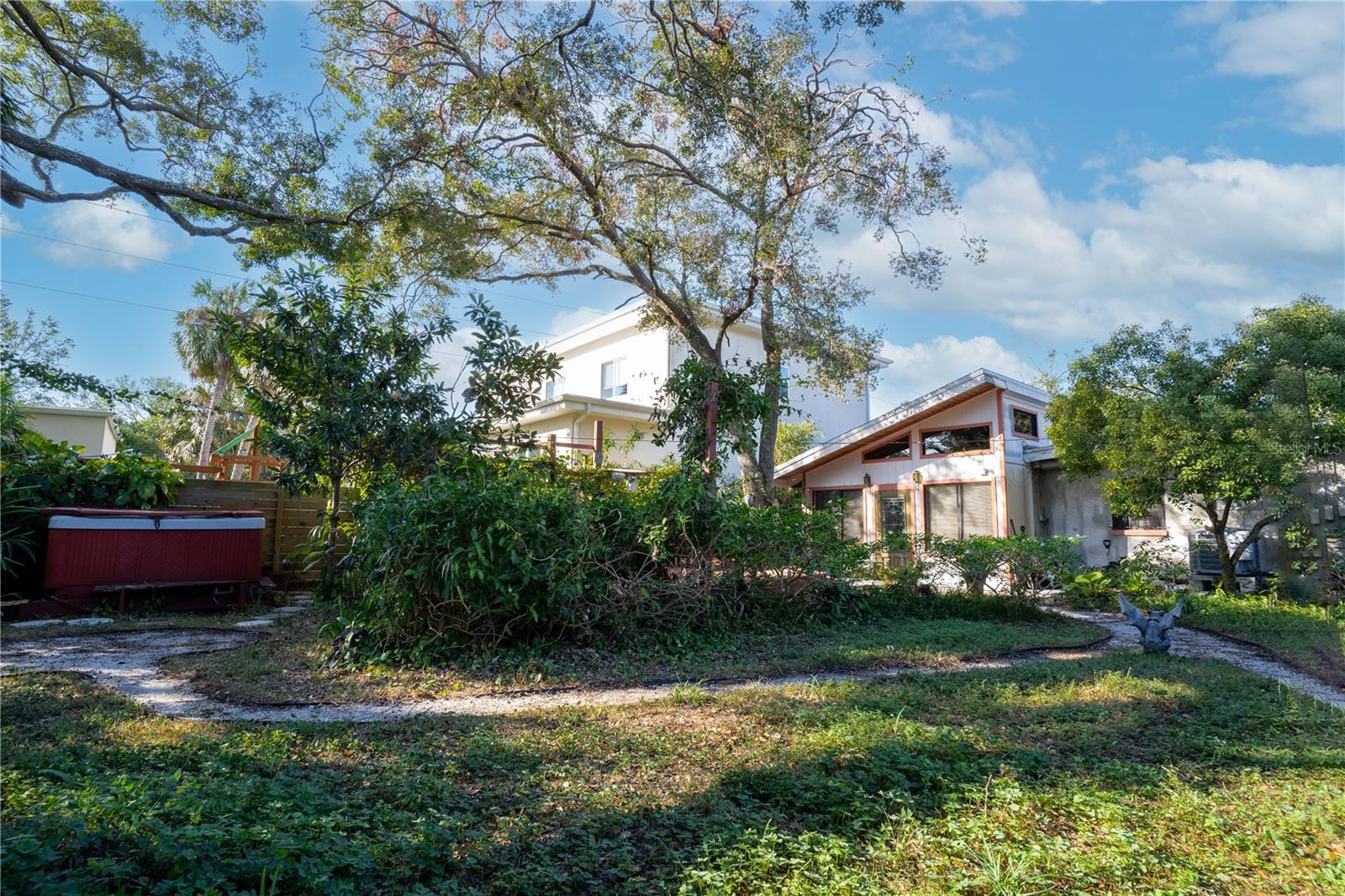 2406 S CLARK AVE, TAMPA, FL, 33629