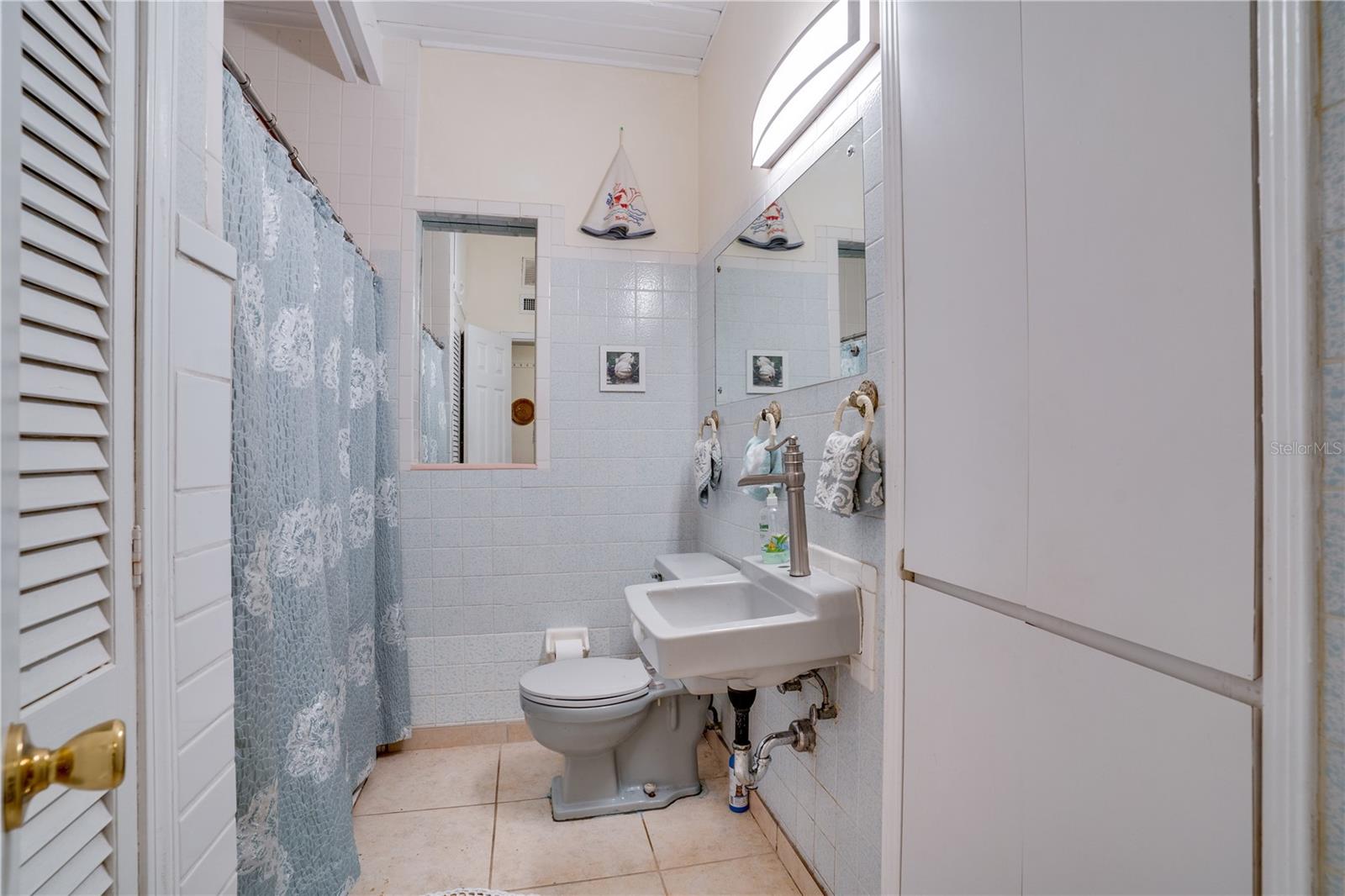2406 S CLARK AVE, TAMPA, FL, 33629