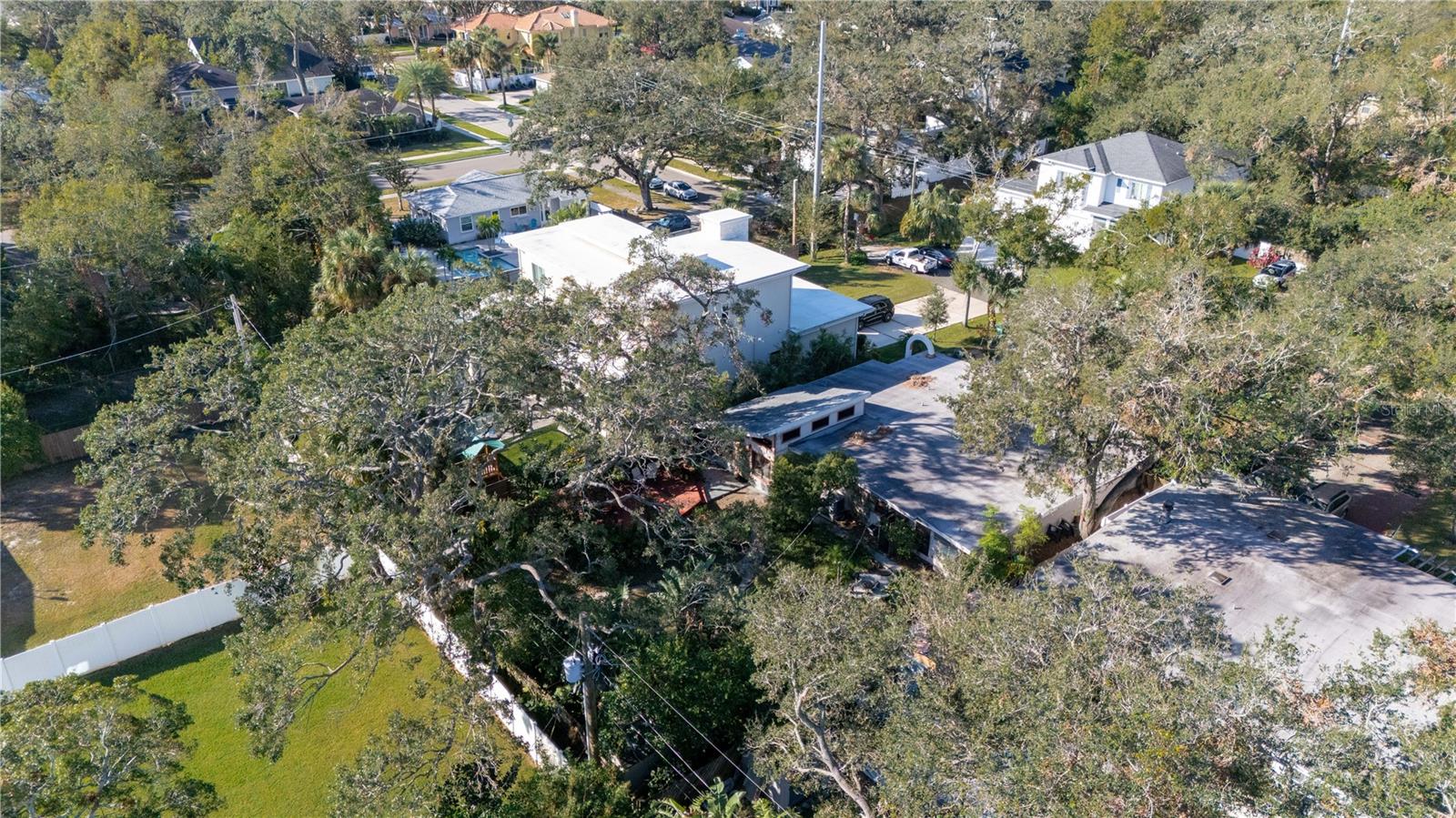2406 S CLARK AVE, TAMPA, FL, 33629