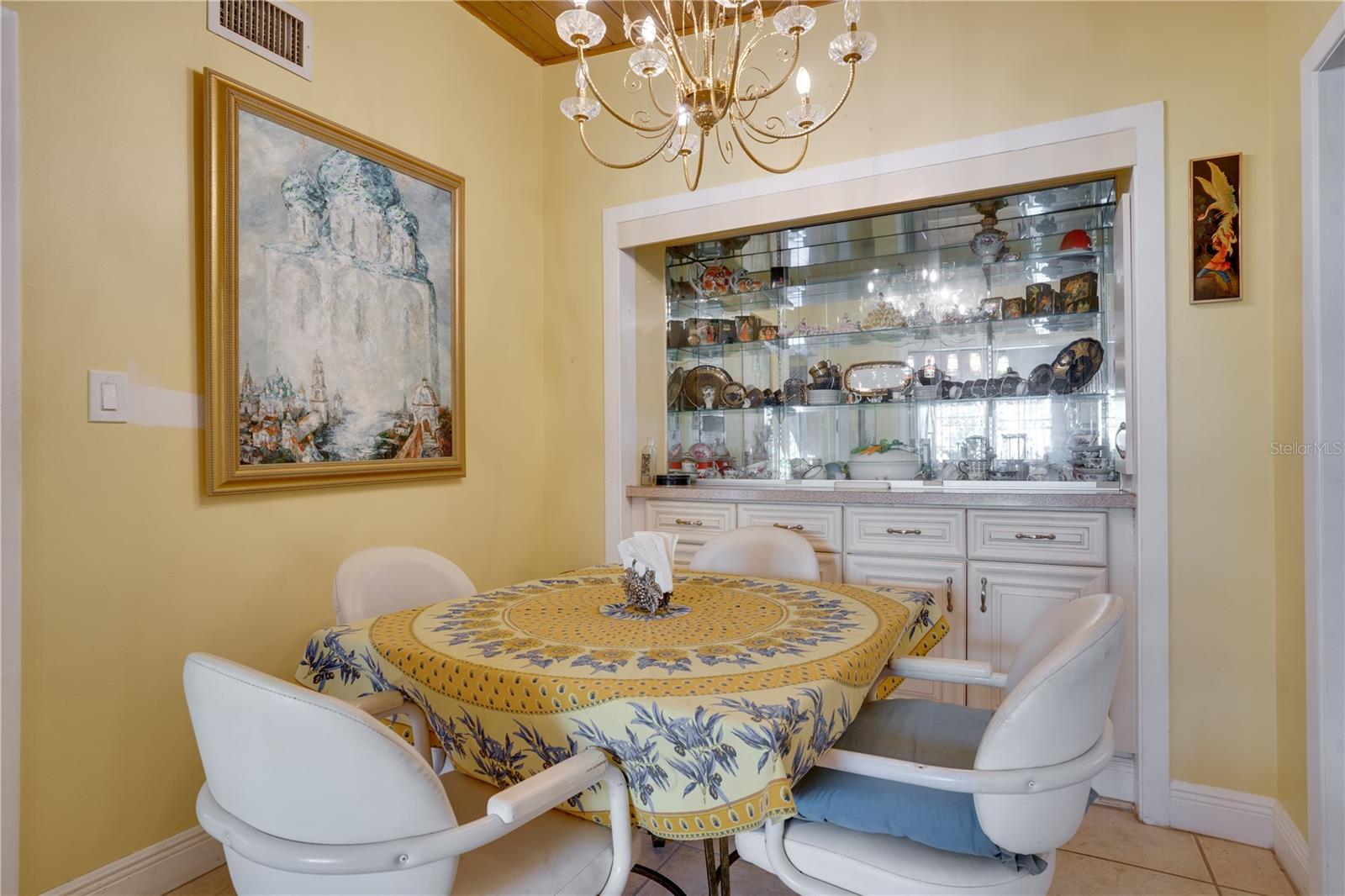 2406 S CLARK AVE, TAMPA, FL, 33629
