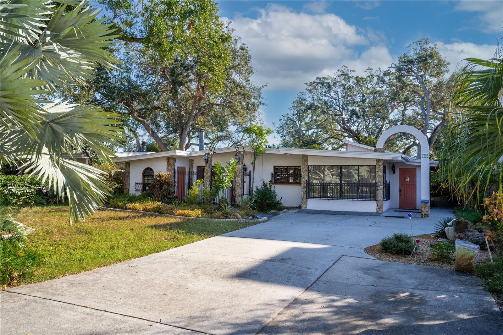 2406 S CLARK AVE, TAMPA, FL, 33629