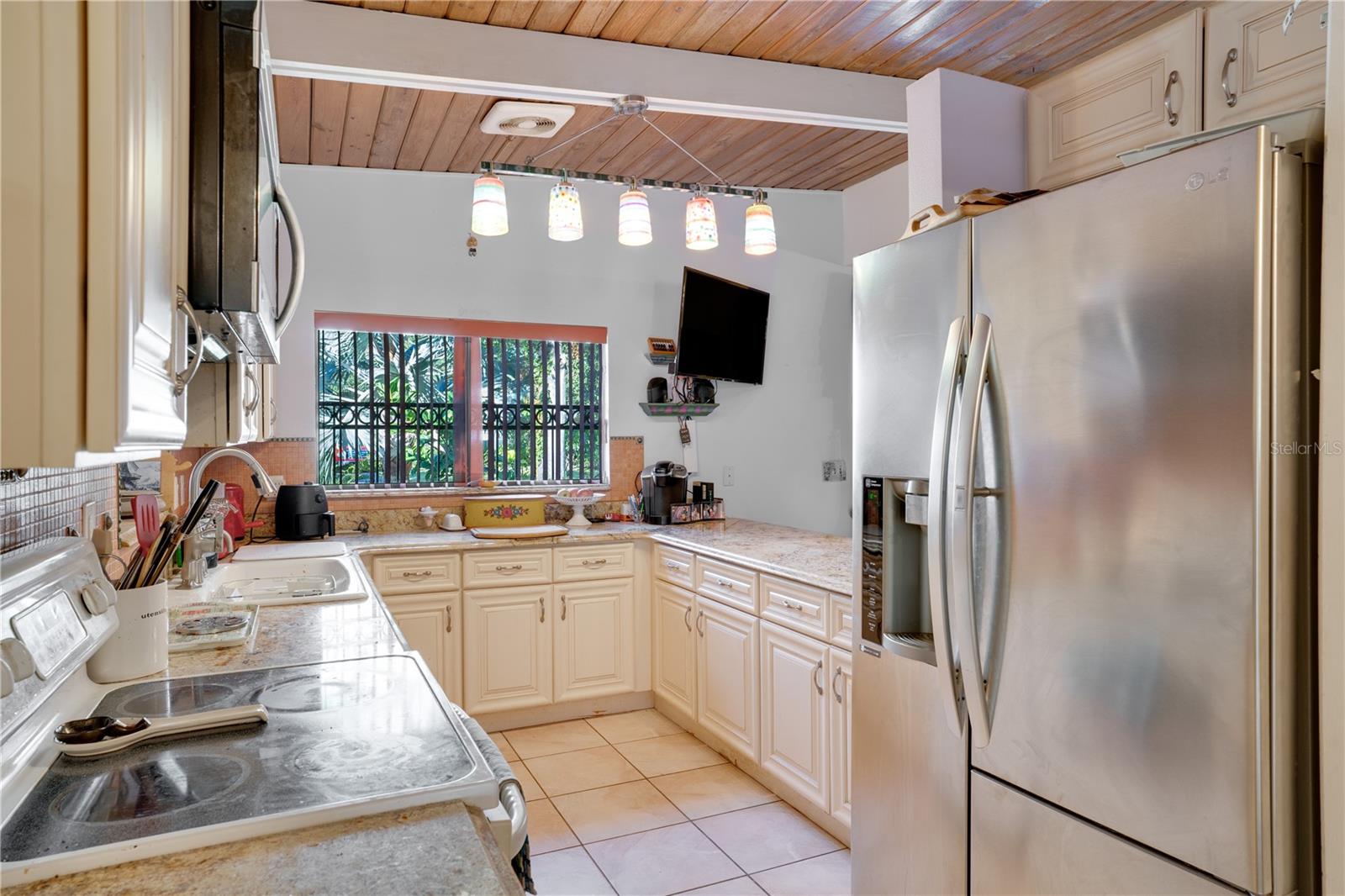 2406 S CLARK AVE, TAMPA, FL, 33629