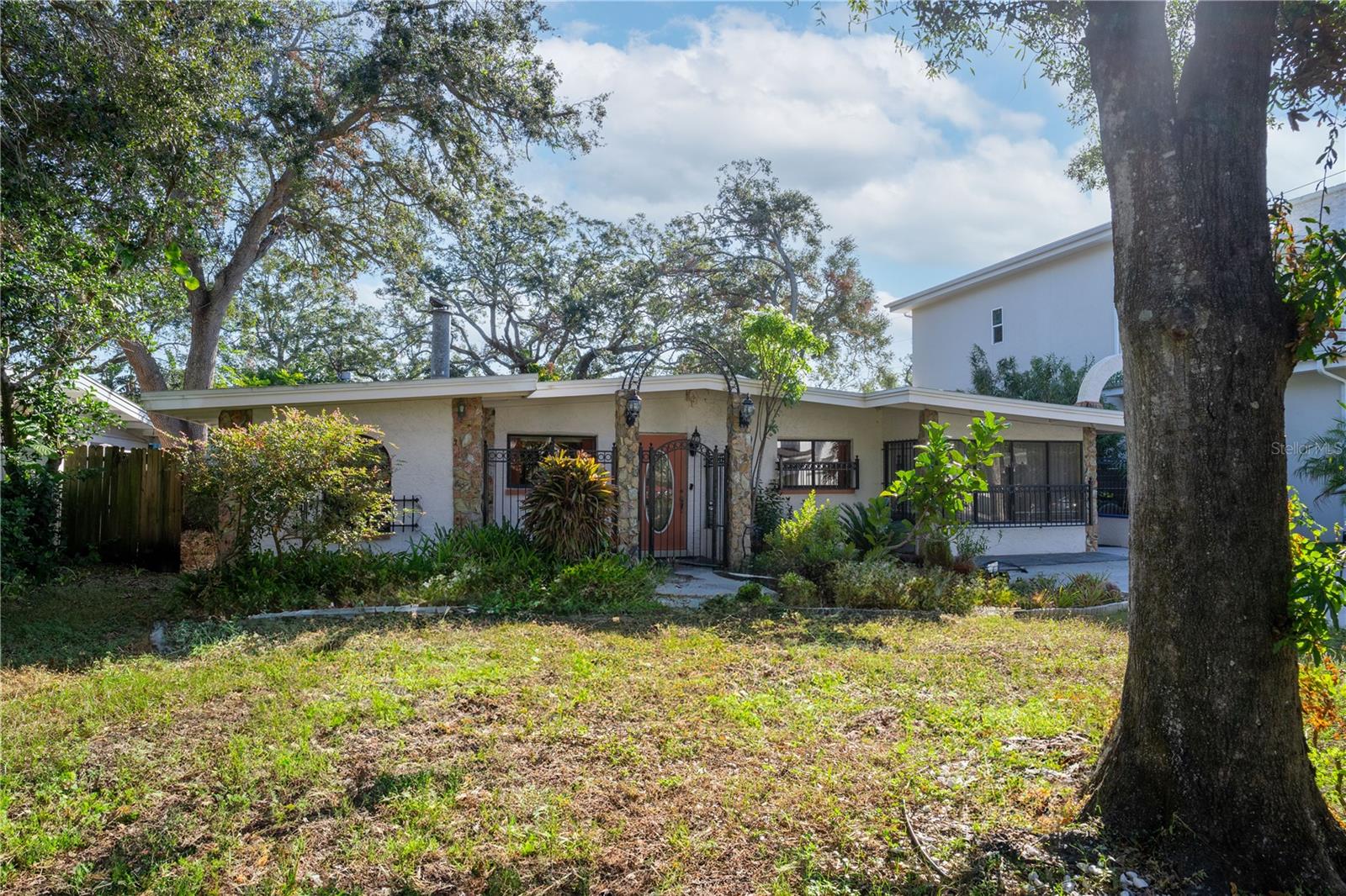 2406 S CLARK AVE, TAMPA, FL, 33629