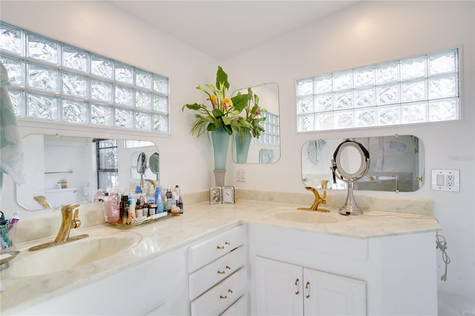 2406 S CLARK AVE, TAMPA, FL, 33629