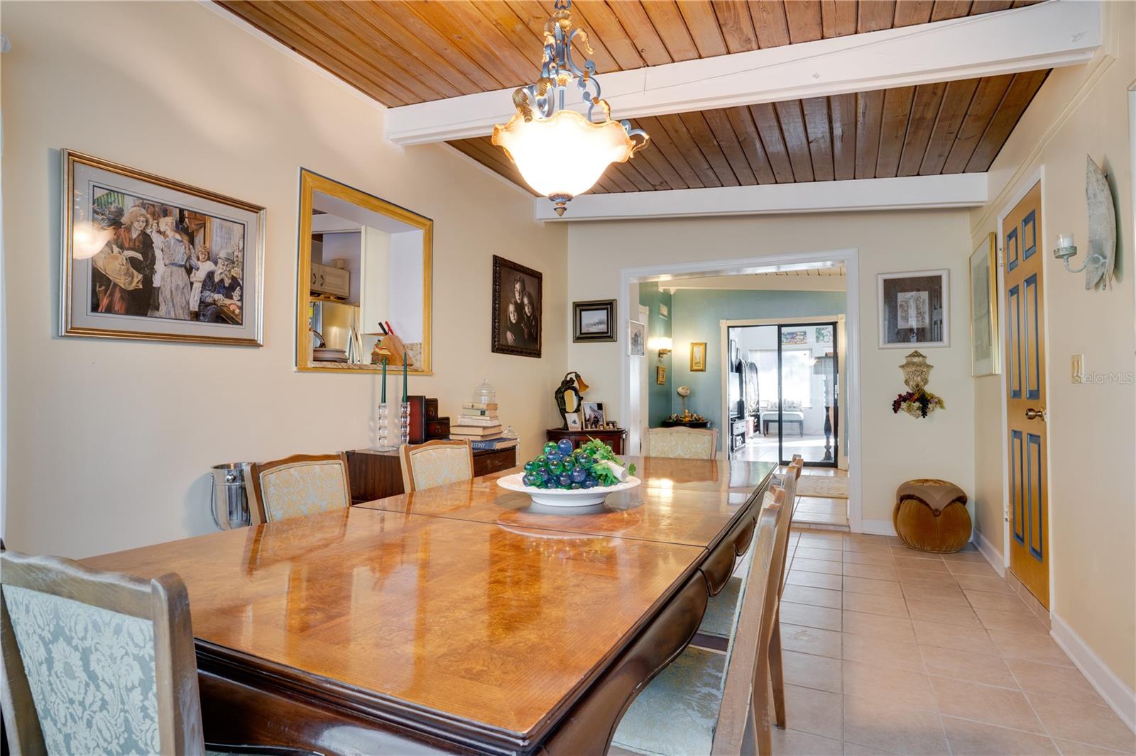 2406 S CLARK AVE, TAMPA, FL, 33629