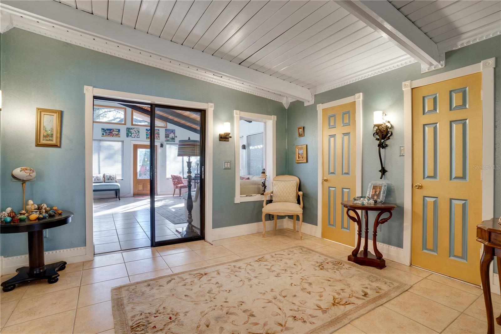 2406 S CLARK AVE, TAMPA, FL, 33629