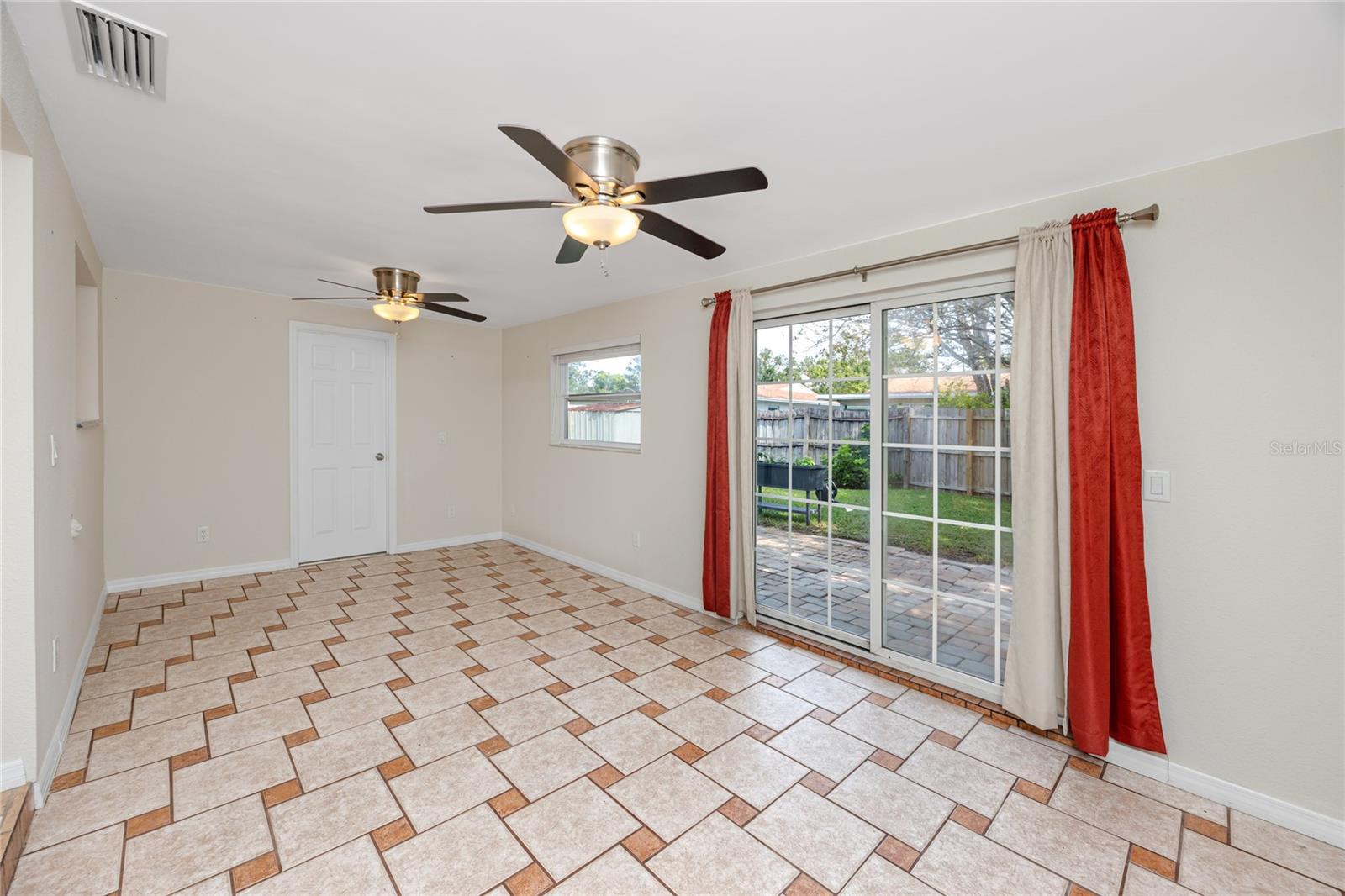 2185 PINE RIDGE DR, CLEARWATER, FL, 33763
