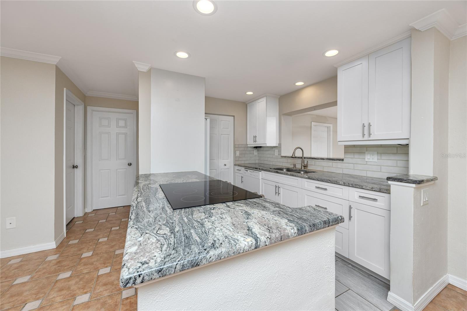 2185 PINE RIDGE DR, CLEARWATER, FL, 33763