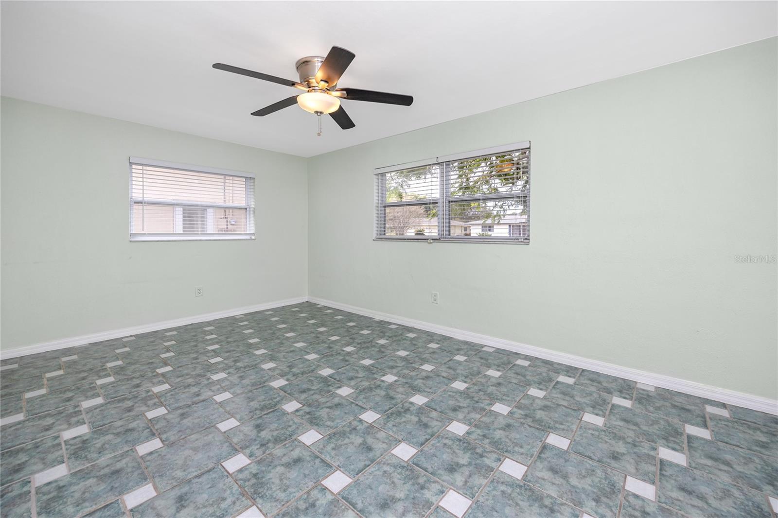 2185 PINE RIDGE DR, CLEARWATER, FL, 33763