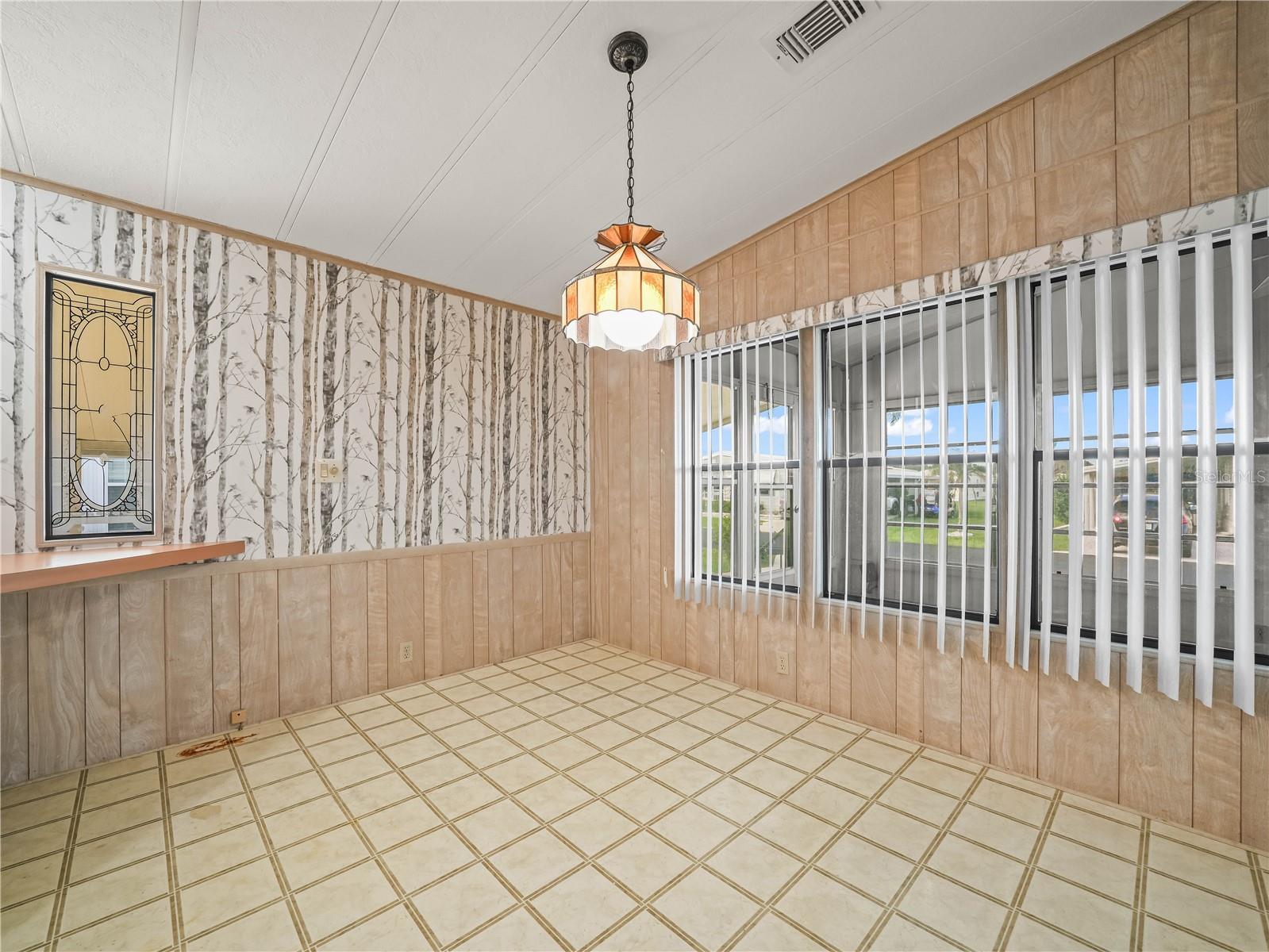 L4948241 Property Photo