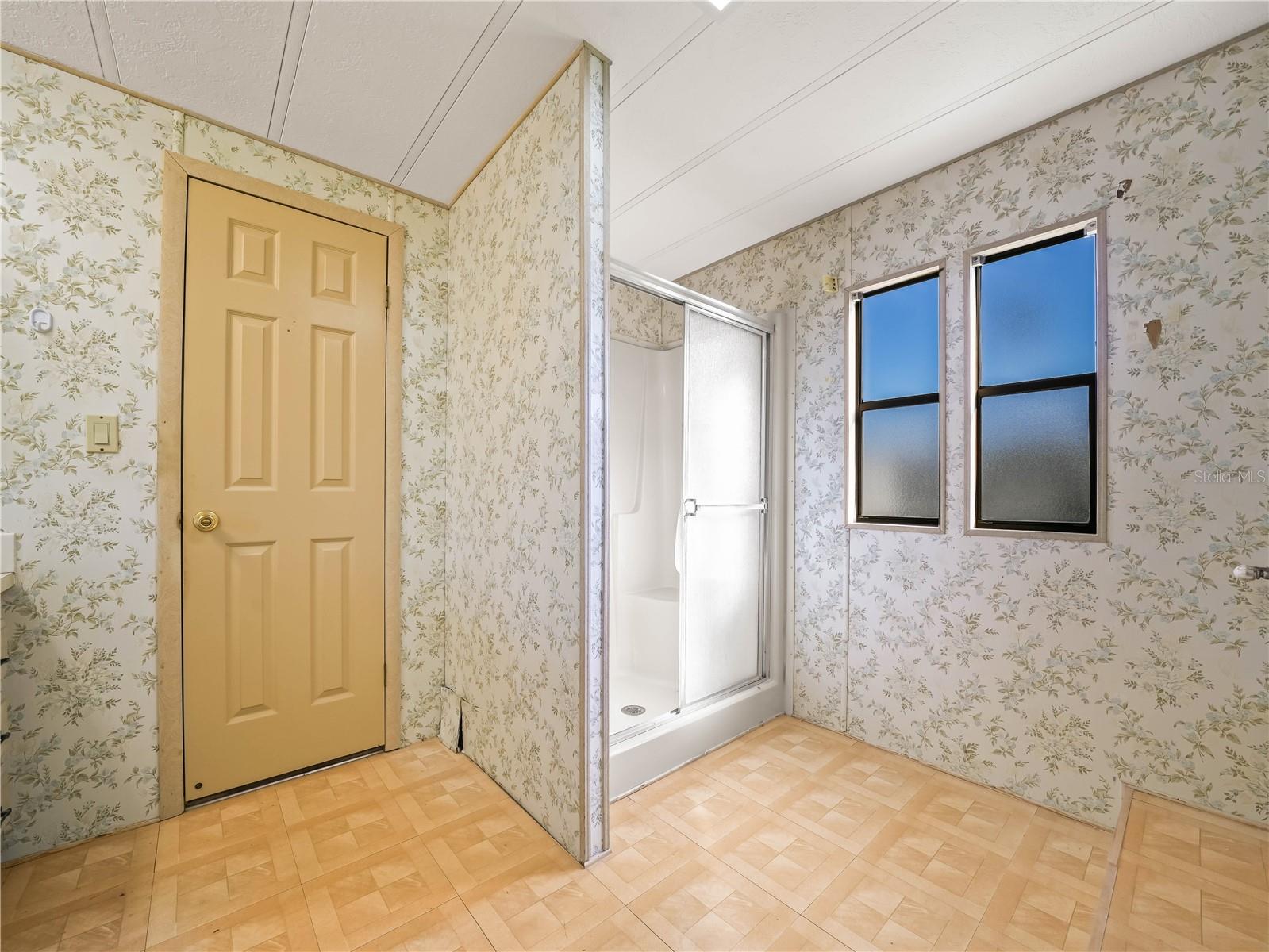 L4948241 Property Photo