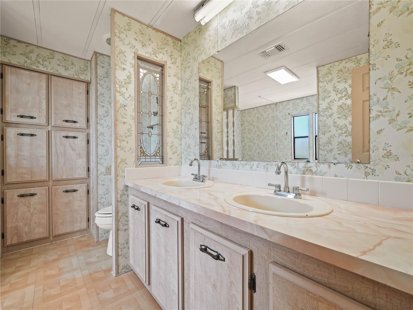 L4948241 Property Photo