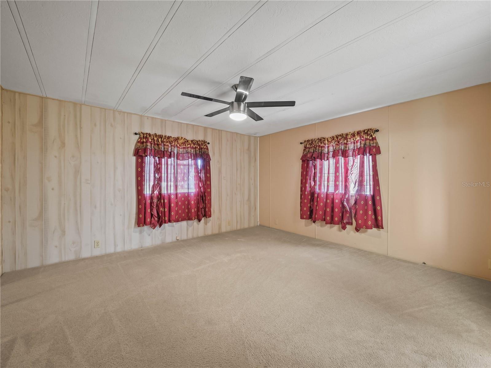 L4948241 Property Photo