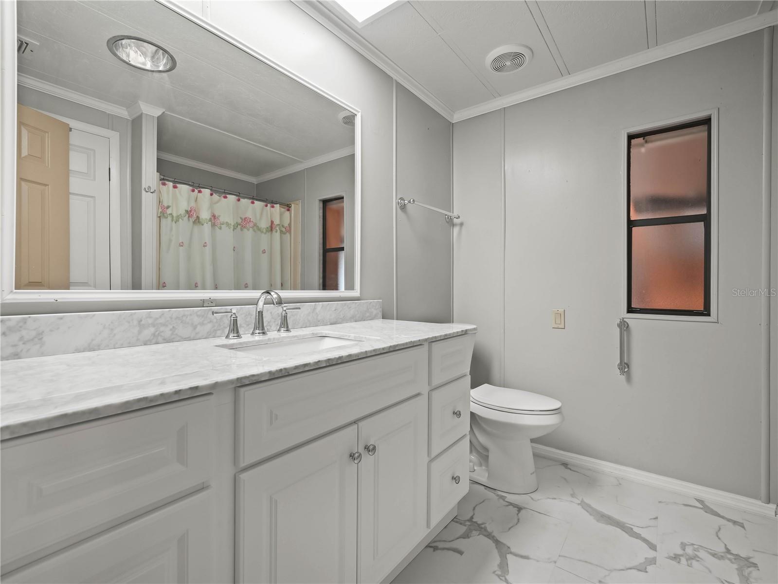 L4948241 Property Photo