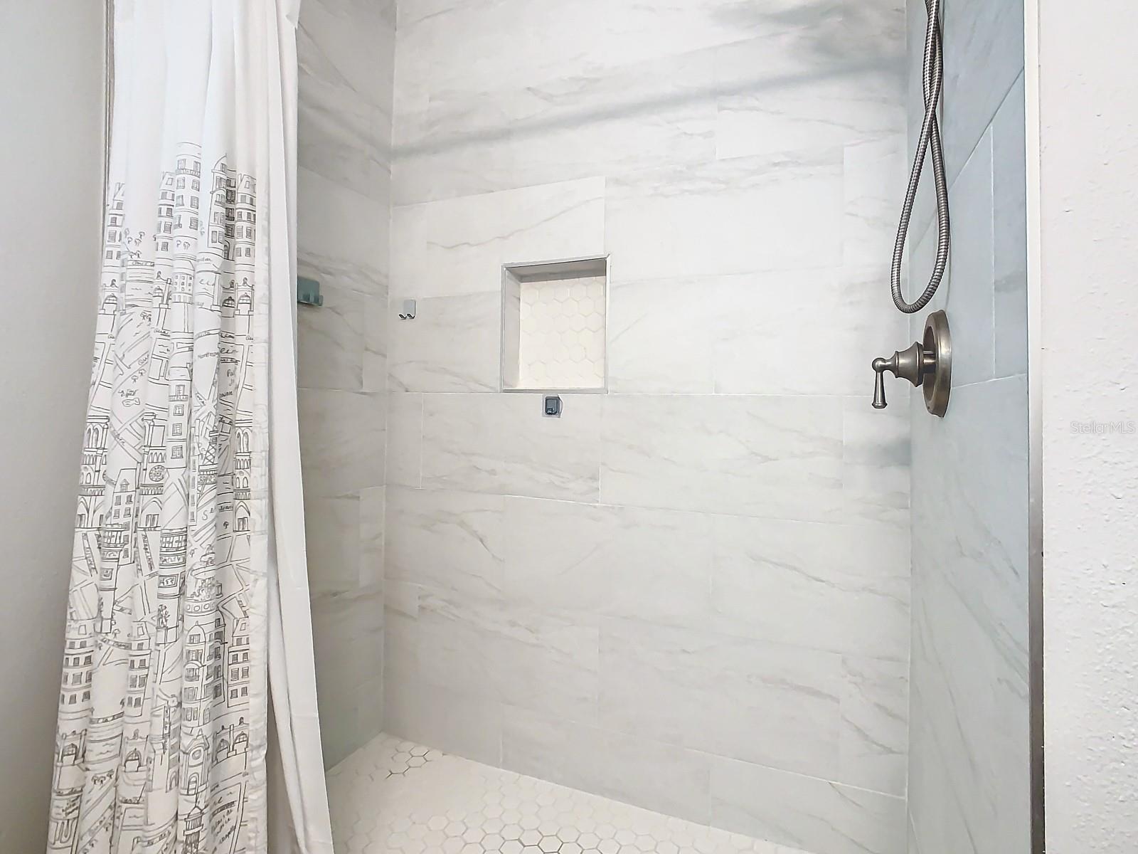 704 DEL PRADO DR, KISSIMMEE, FL, 34758
