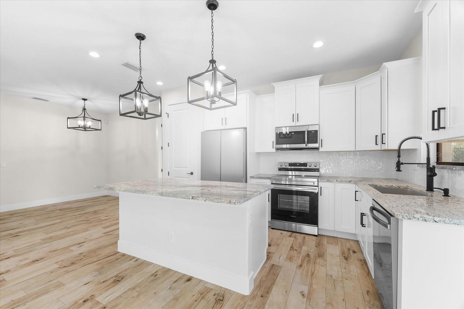 590 RUTLAND CIR, PORT CHARLOTTE, FL, 33954