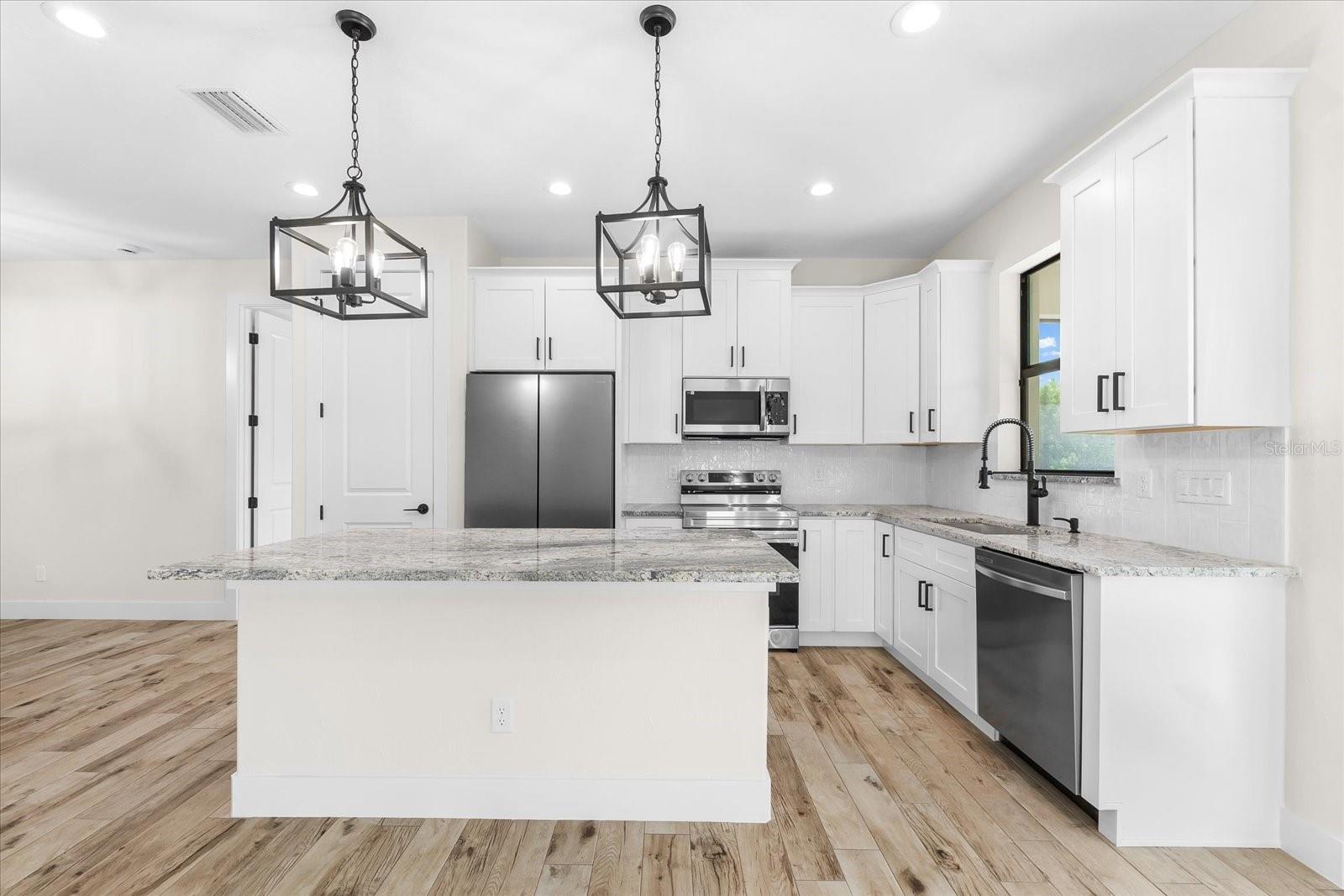 590 RUTLAND CIR, PORT CHARLOTTE, FL, 33954