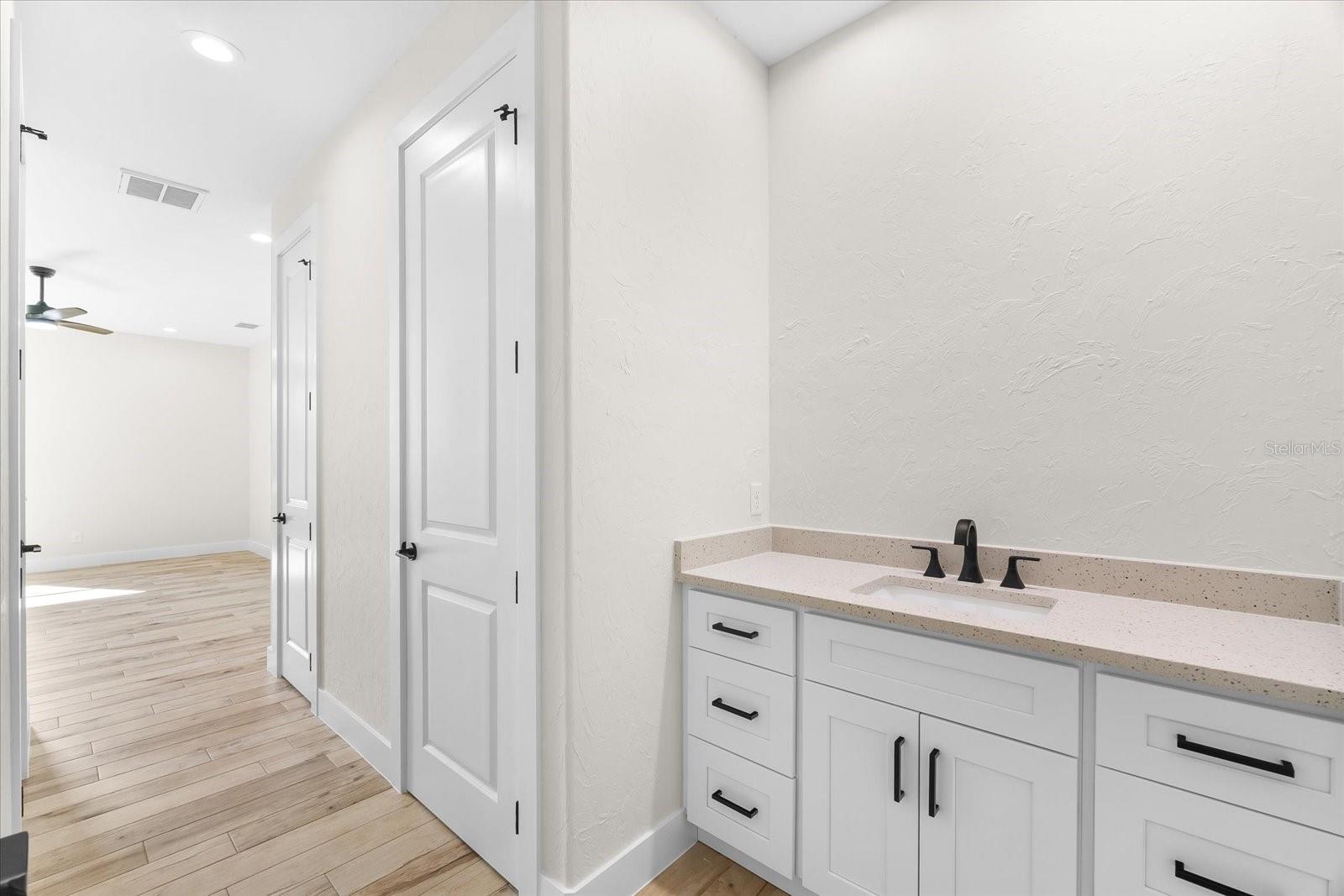 590 RUTLAND CIR, PORT CHARLOTTE, FL, 33954