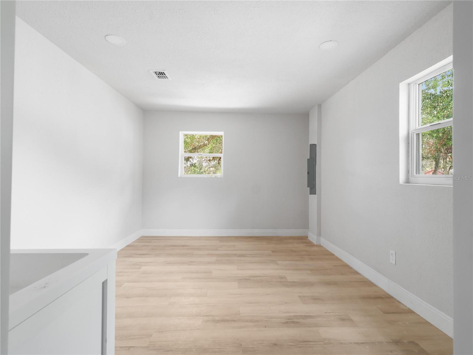 1111 N HART BLVD, ORLANDO, FL, 32818