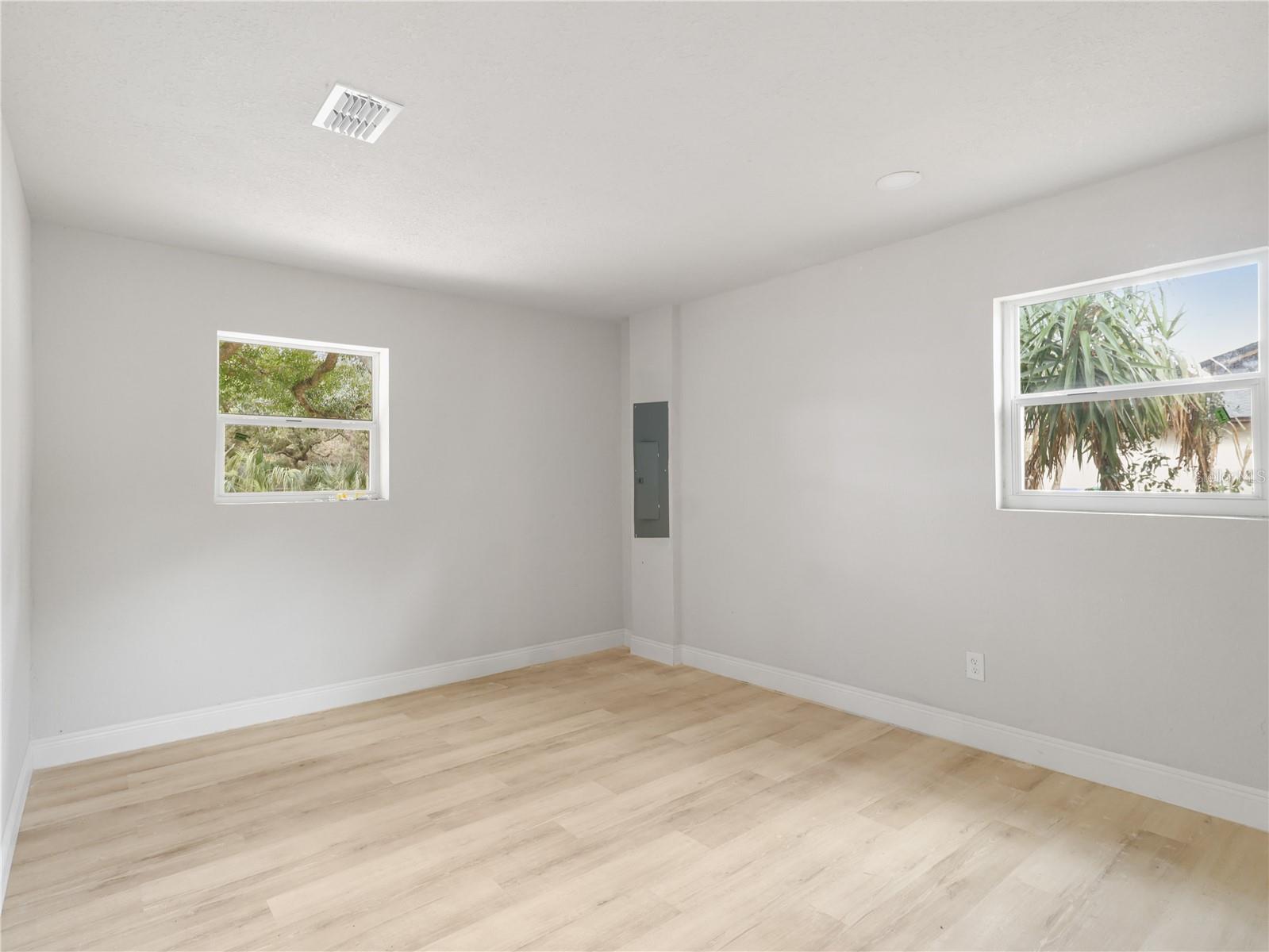 1111 N HART BLVD, ORLANDO, FL, 32818