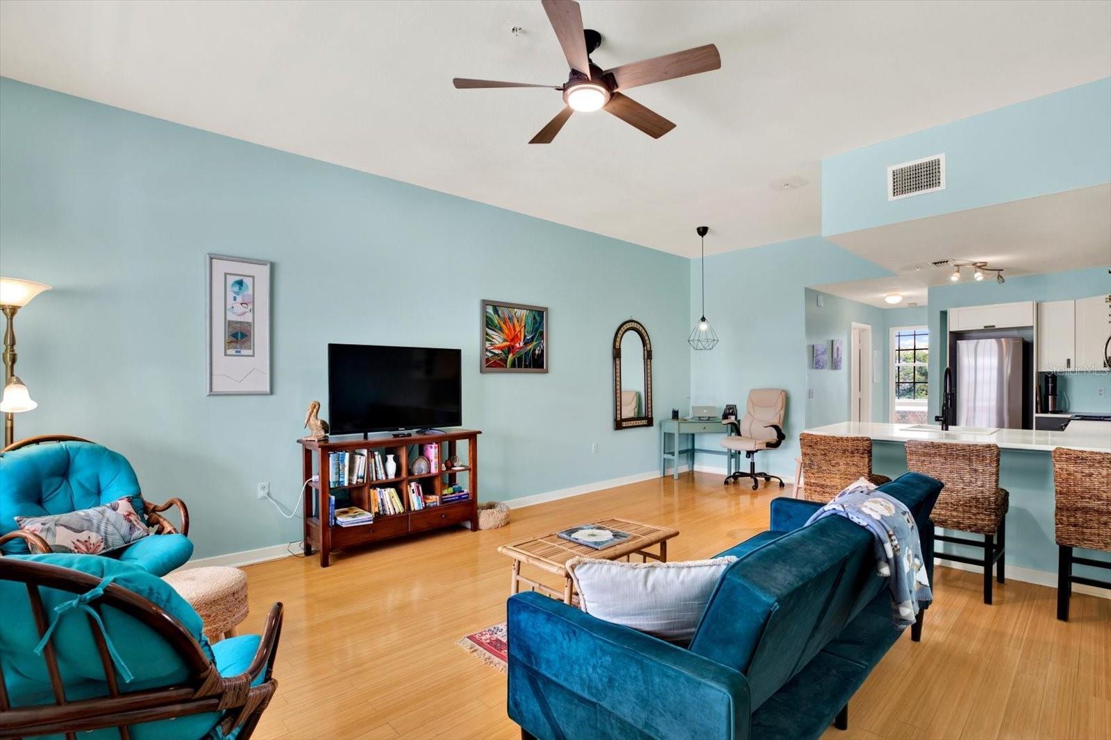701 MIRROR LAKE DR N #403, ST PETERSBURG, FL, 33701