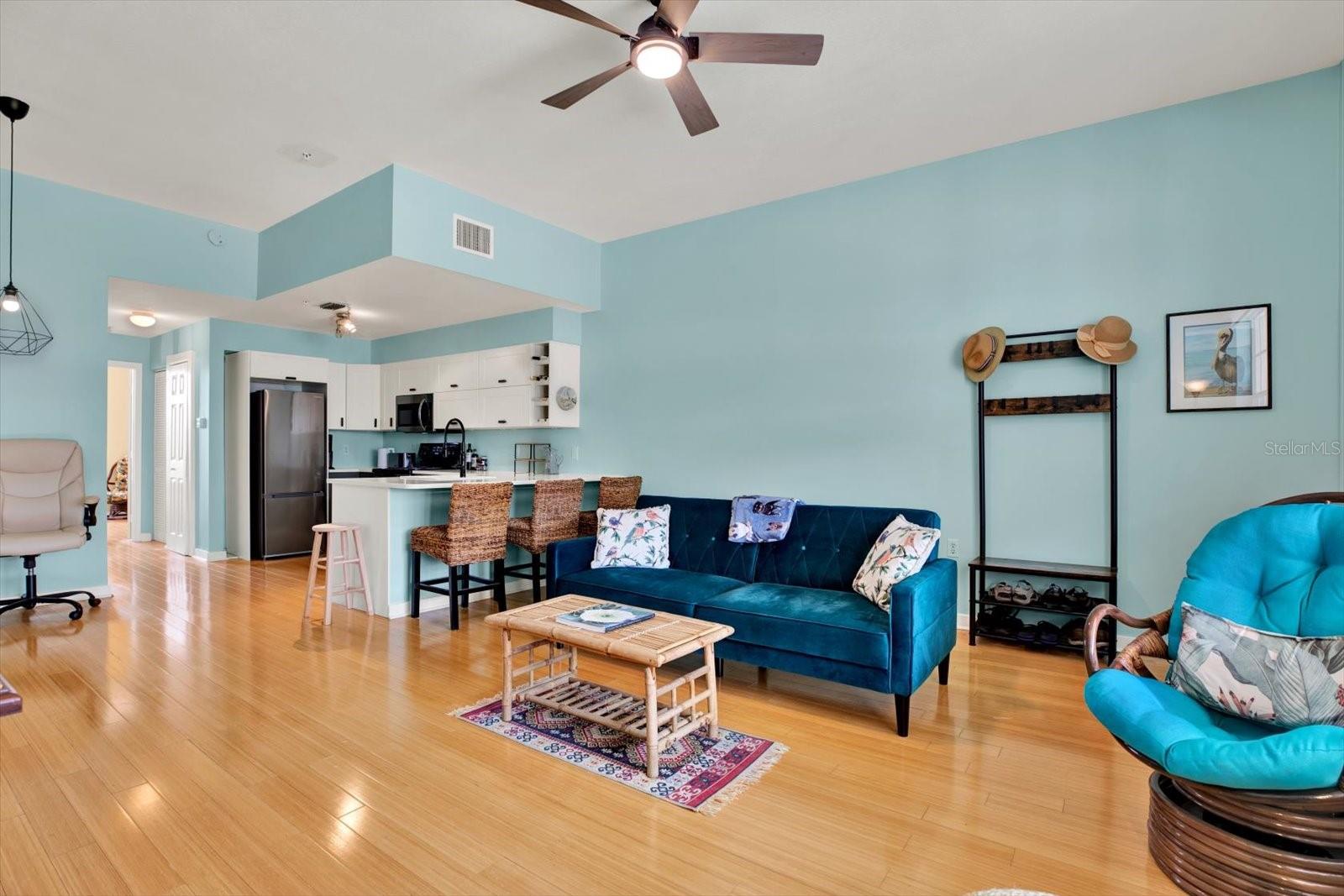 701 MIRROR LAKE DR N #403, ST PETERSBURG, FL, 33701