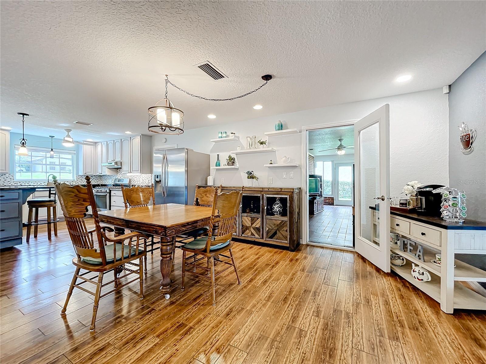 1559 LAKESHORE DR, EUSTIS, FL, 32726