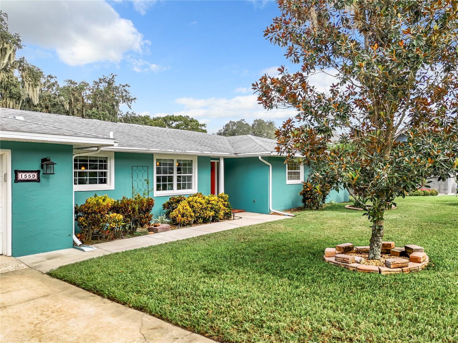 1559 LAKESHORE DR, EUSTIS, FL, 32726