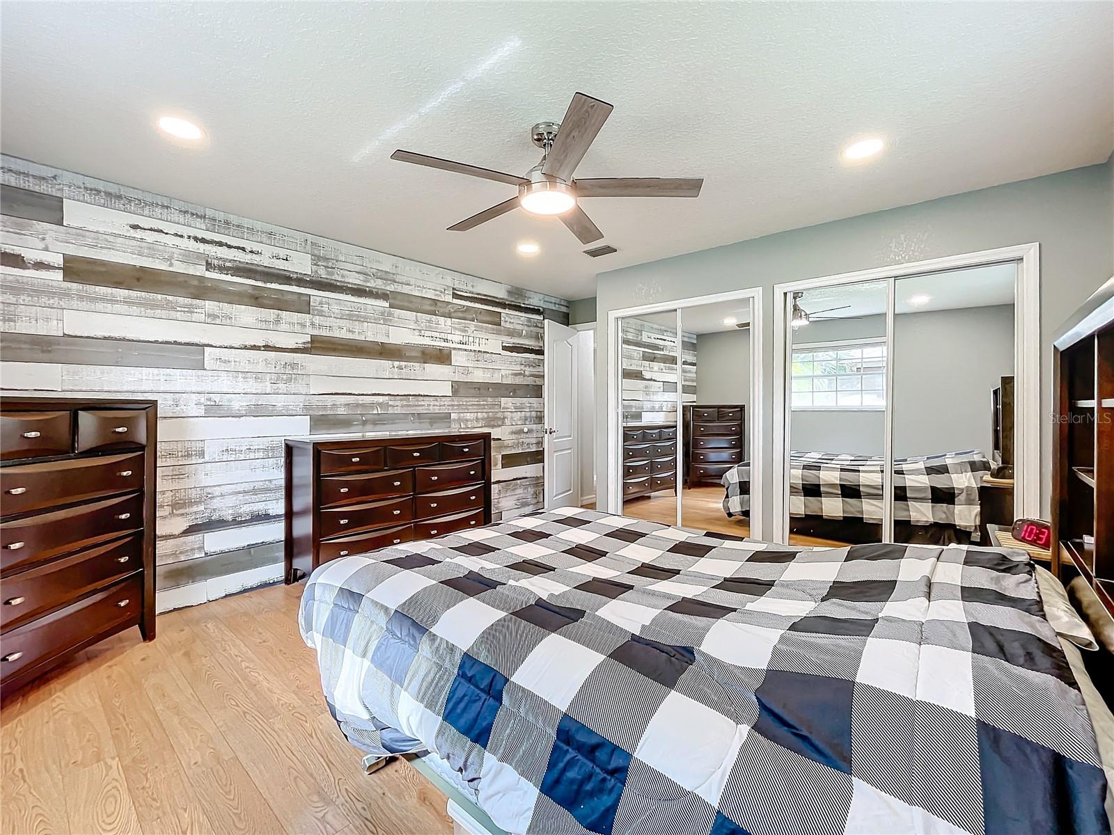 1559 LAKESHORE DR, EUSTIS, FL, 32726