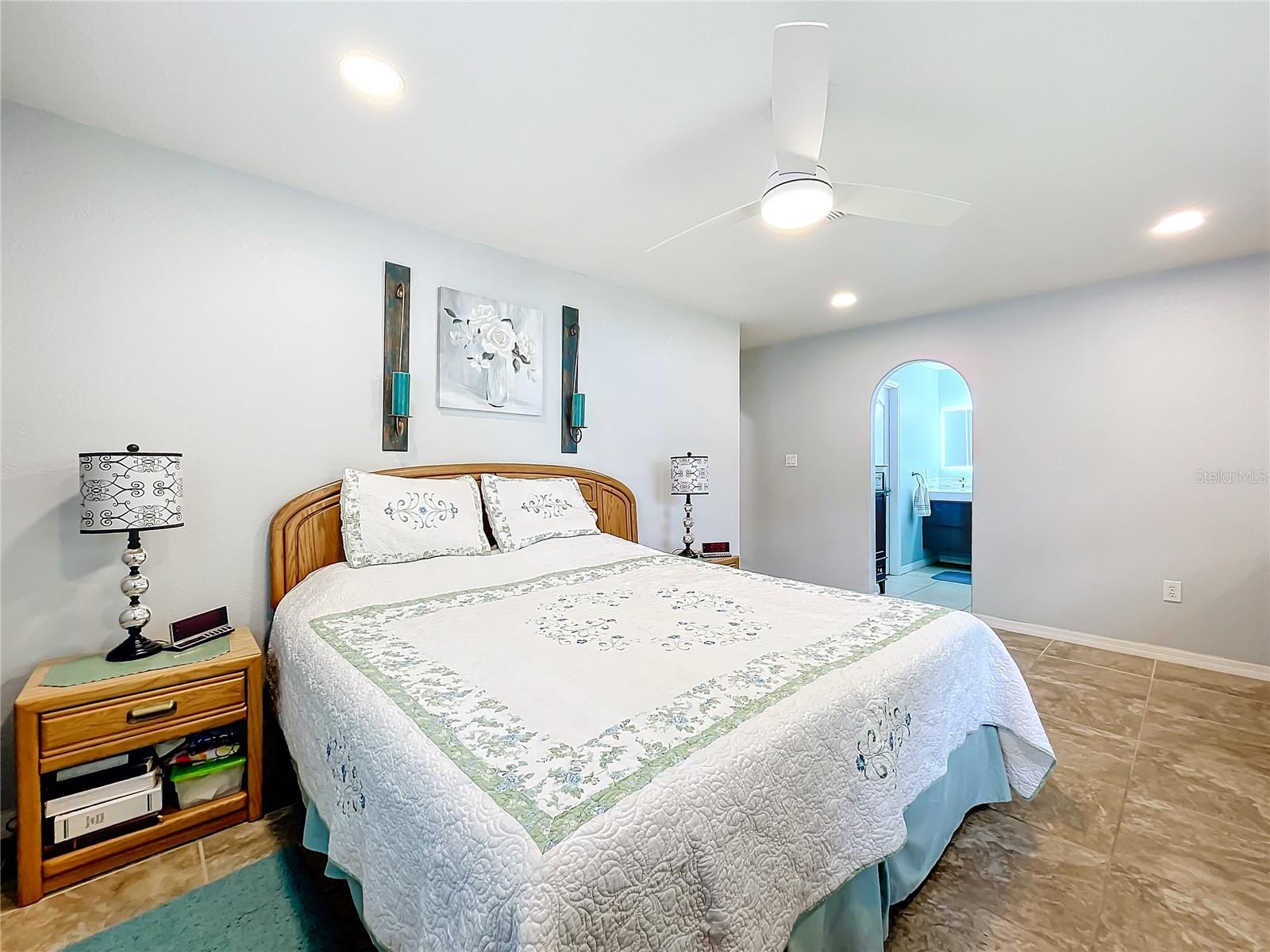 1559 LAKESHORE DR, EUSTIS, FL, 32726