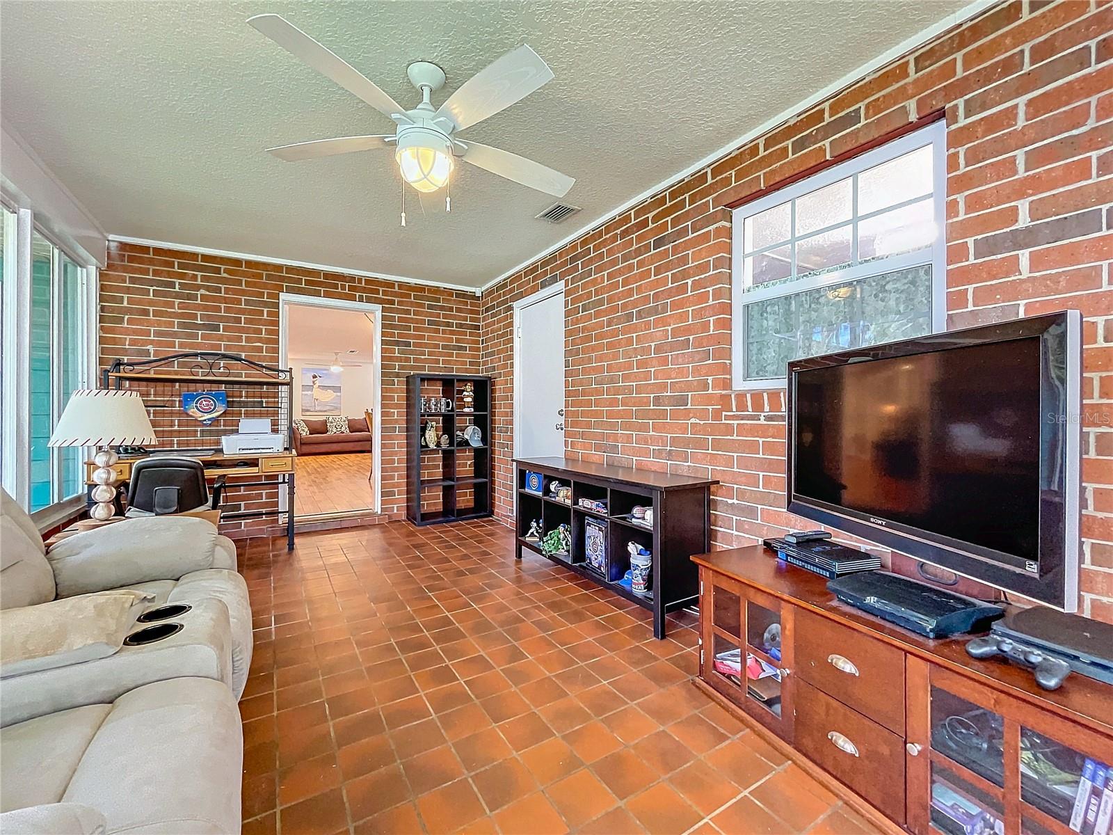 1559 LAKESHORE DR, EUSTIS, FL, 32726