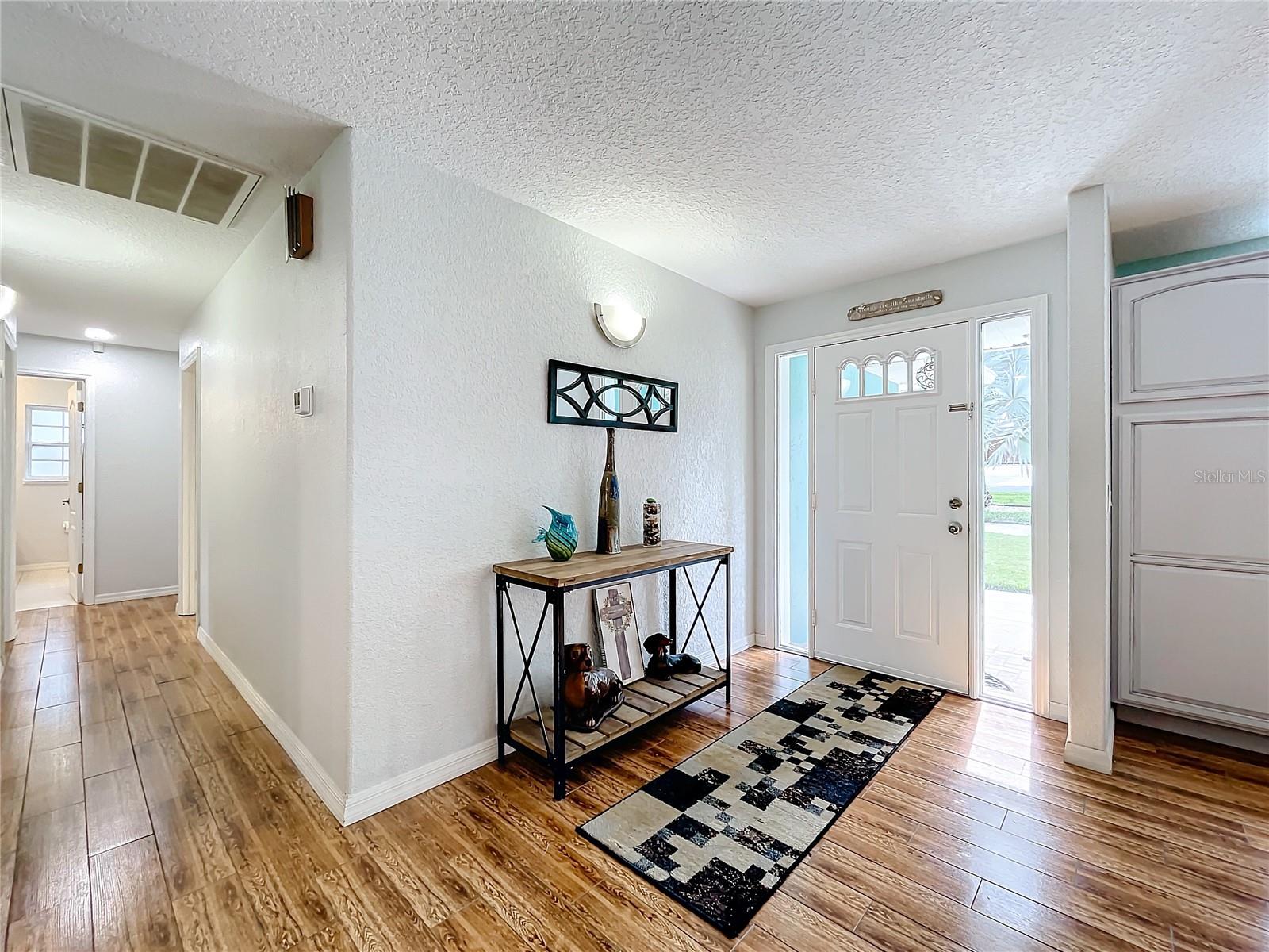 1559 LAKESHORE DR, EUSTIS, FL, 32726