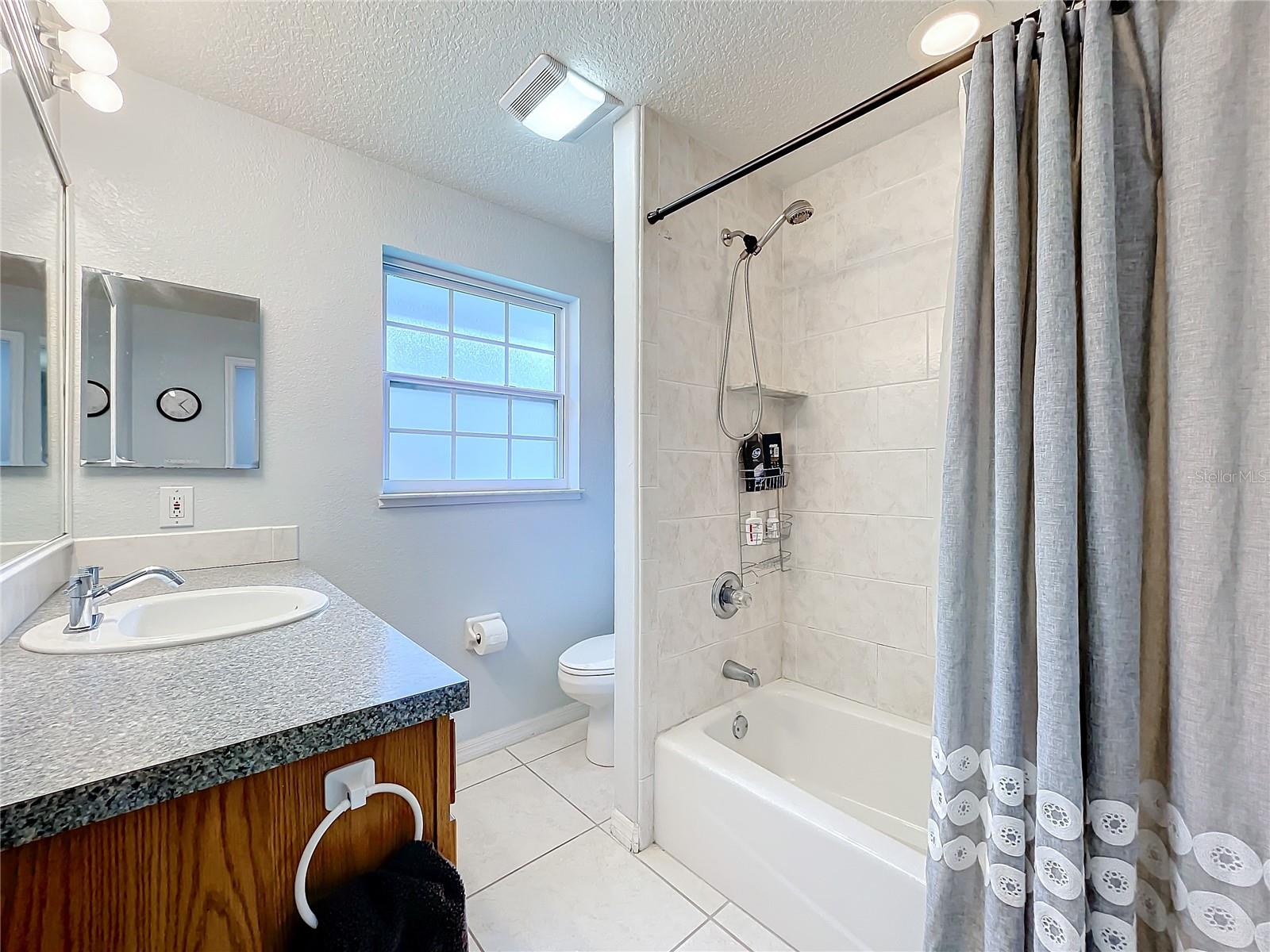 1559 LAKESHORE DR, EUSTIS, FL, 32726