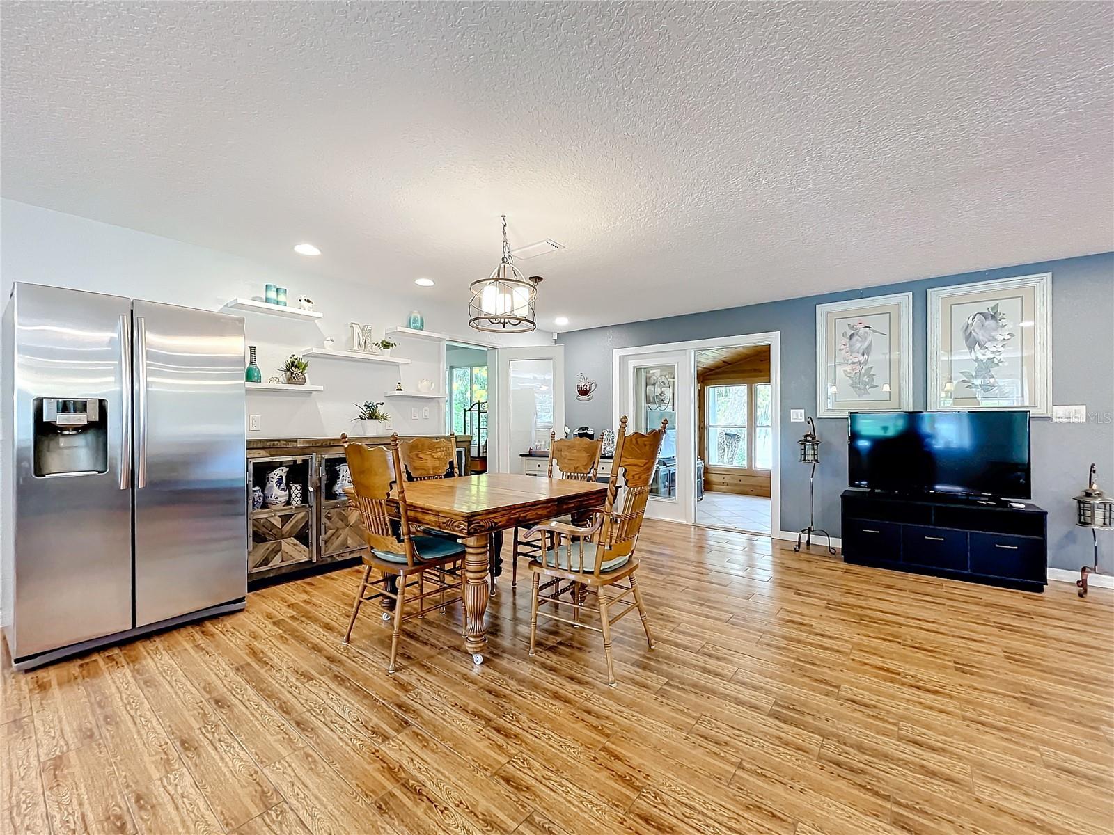 1559 LAKESHORE DR, EUSTIS, FL, 32726