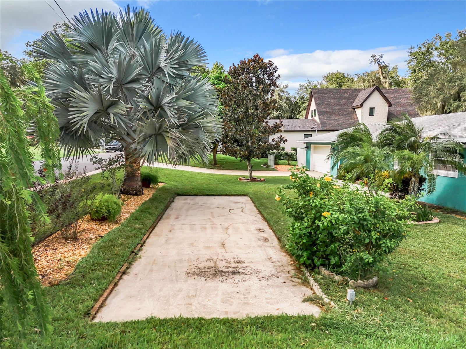 1559 LAKESHORE DR, EUSTIS, FL, 32726