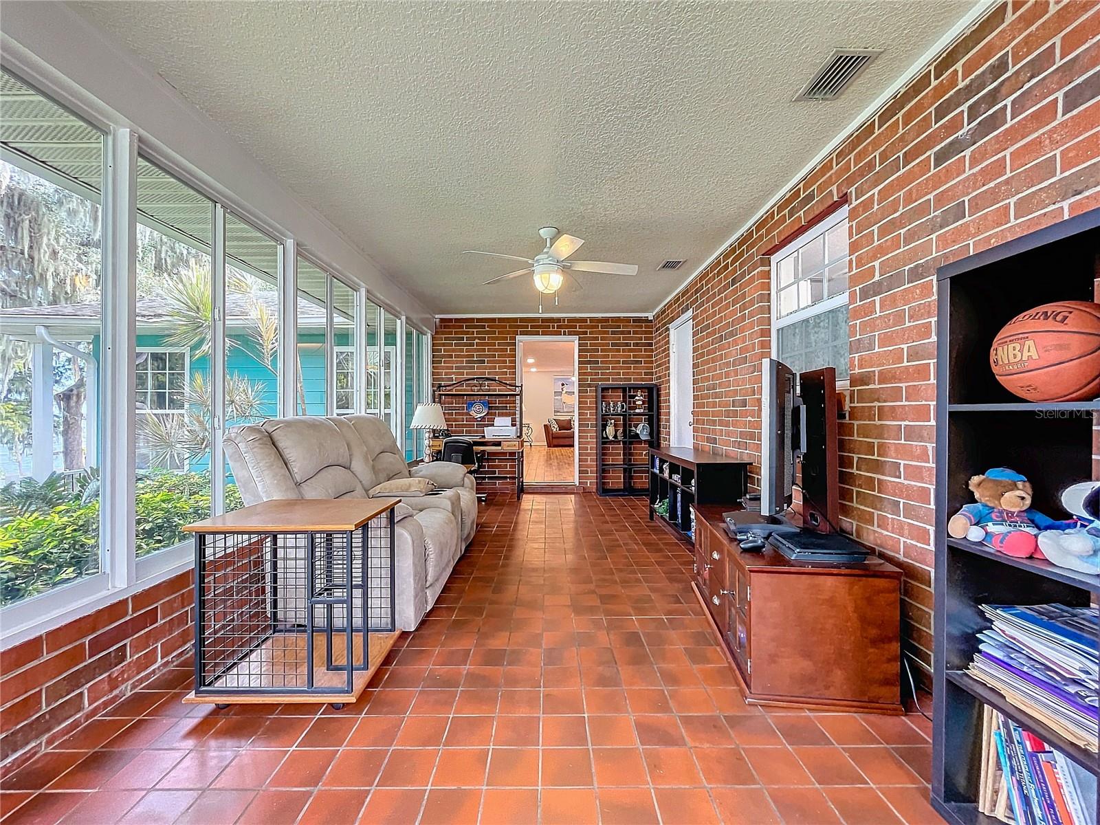 1559 LAKESHORE DR, EUSTIS, FL, 32726