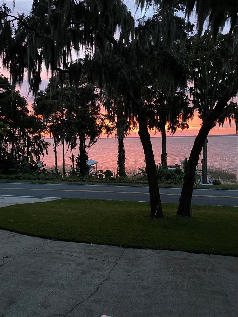 1559 LAKESHORE DR, EUSTIS, FL, 32726
