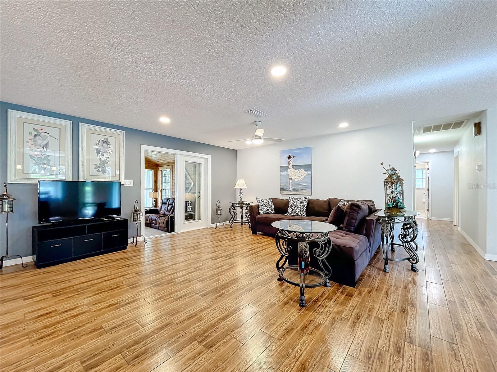 1559 LAKESHORE DR, EUSTIS, FL, 32726