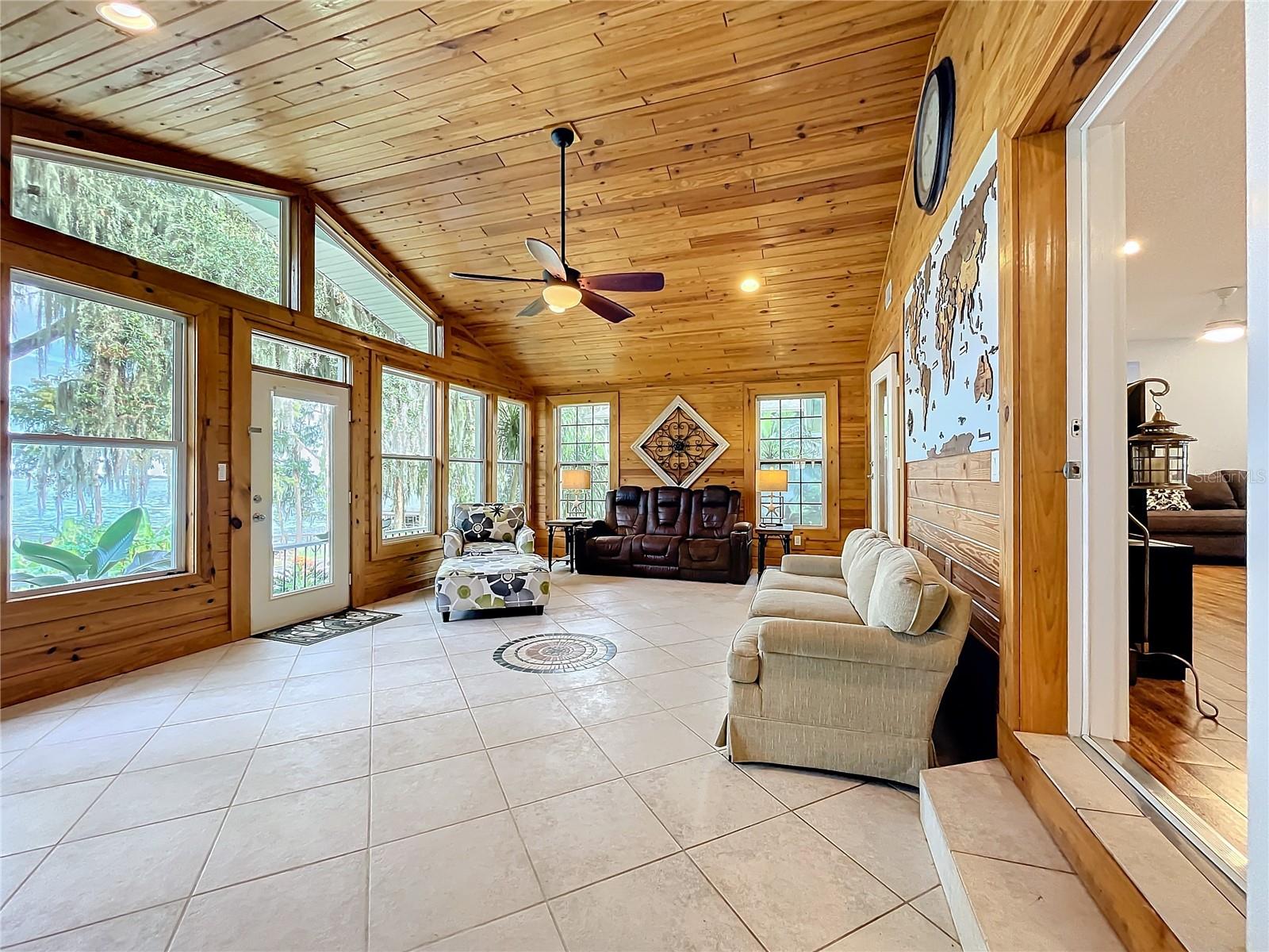 1559 LAKESHORE DR, EUSTIS, FL, 32726