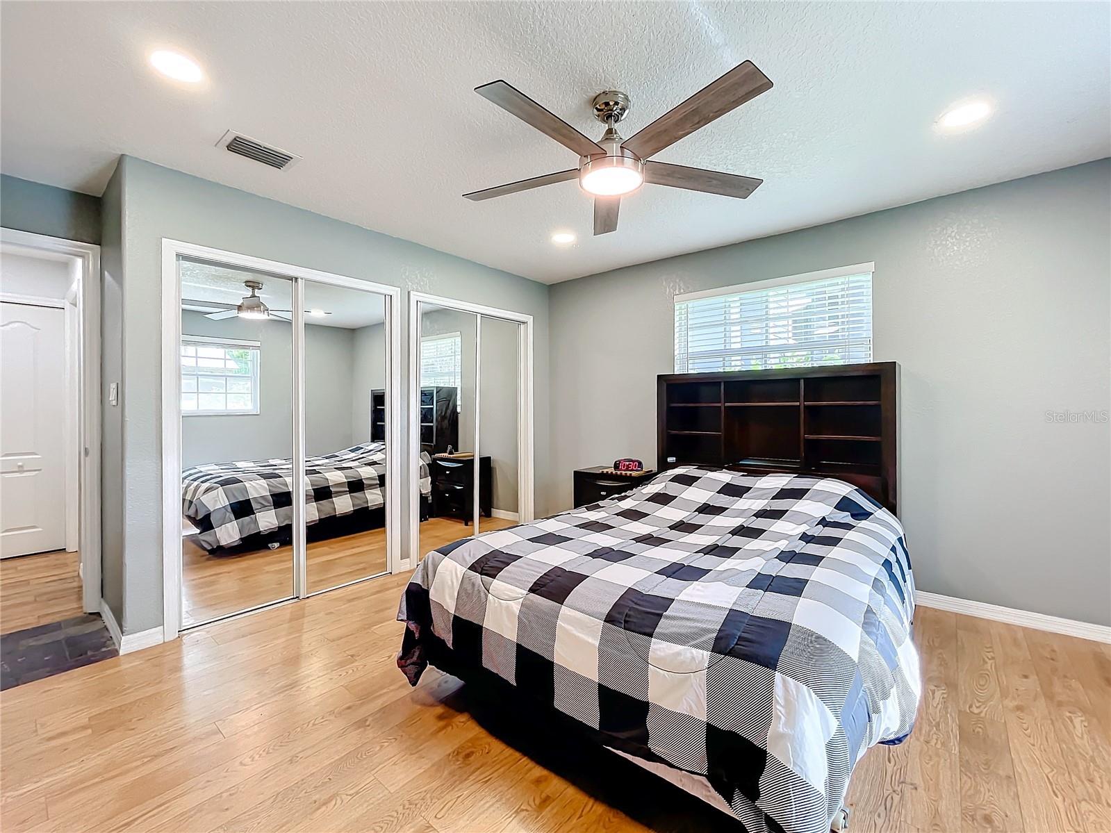 1559 LAKESHORE DR, EUSTIS, FL, 32726
