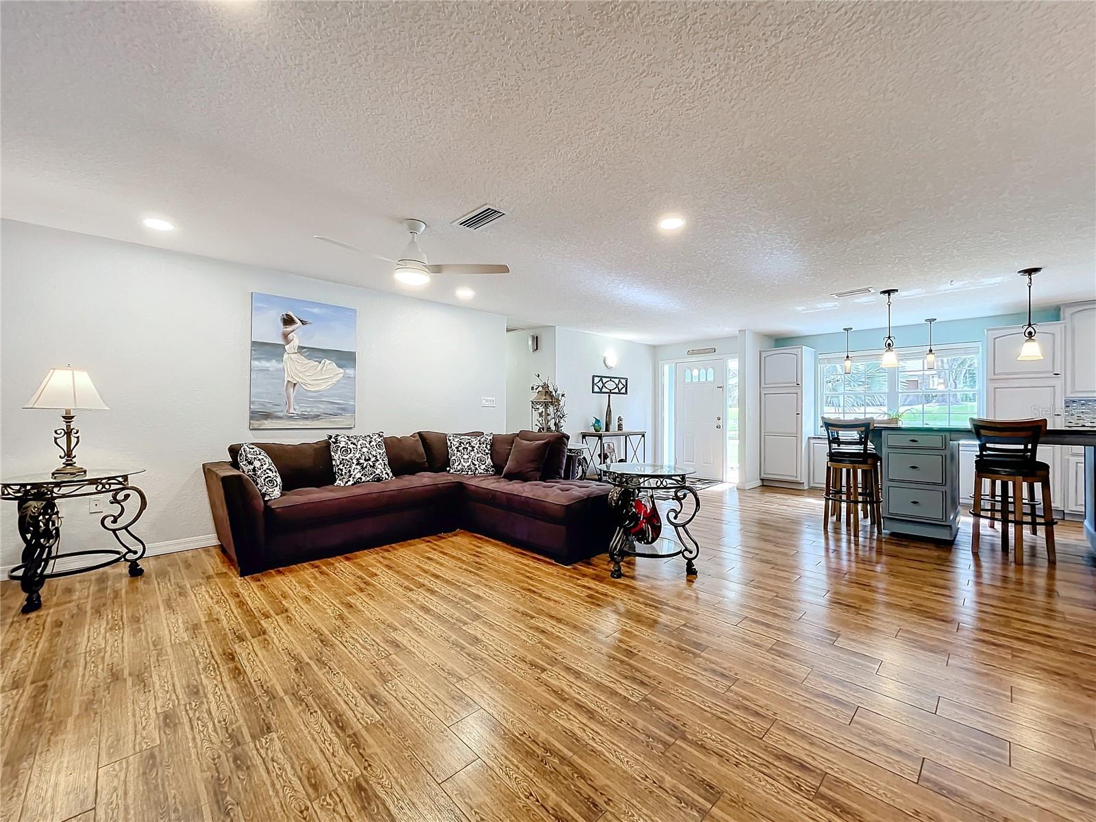 1559 LAKESHORE DR, EUSTIS, FL, 32726