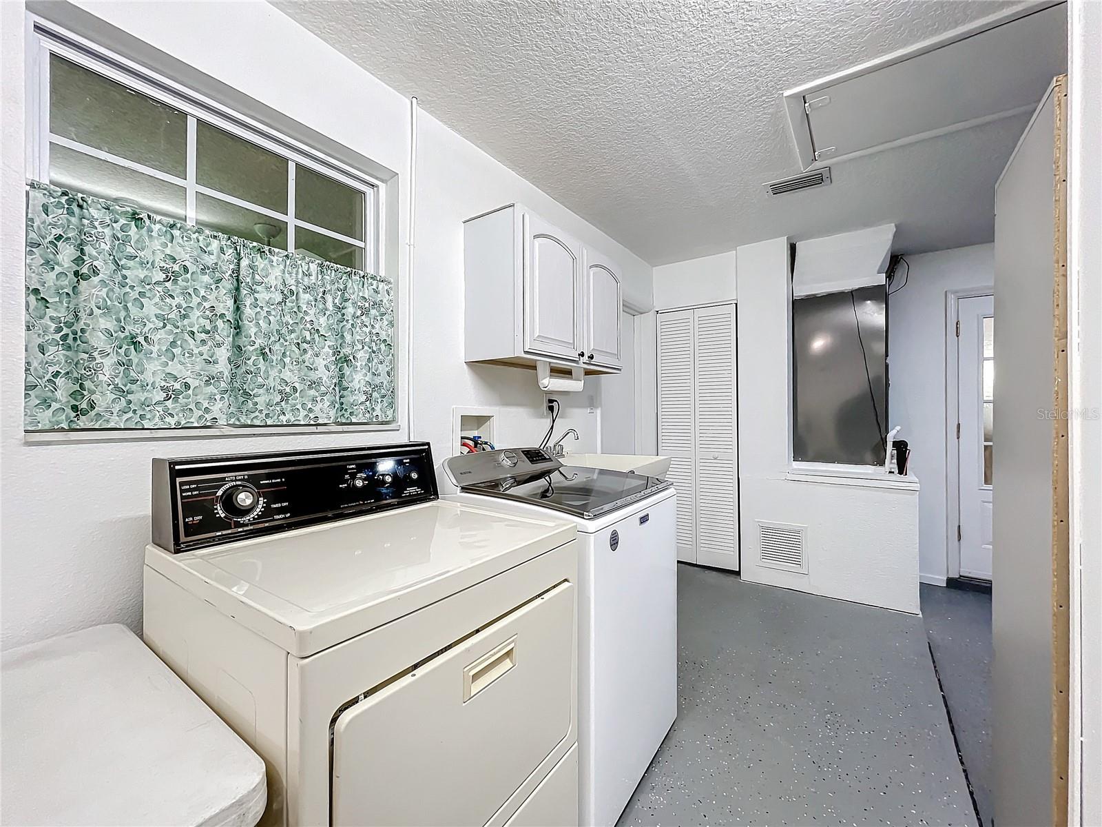 1559 LAKESHORE DR, EUSTIS, FL, 32726