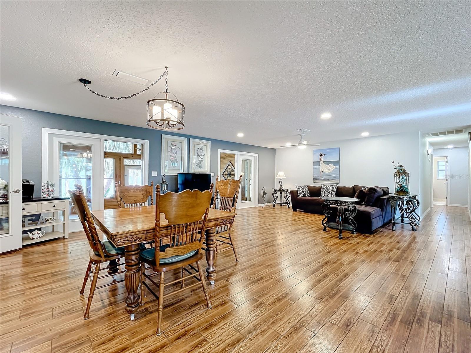 1559 LAKESHORE DR, EUSTIS, FL, 32726